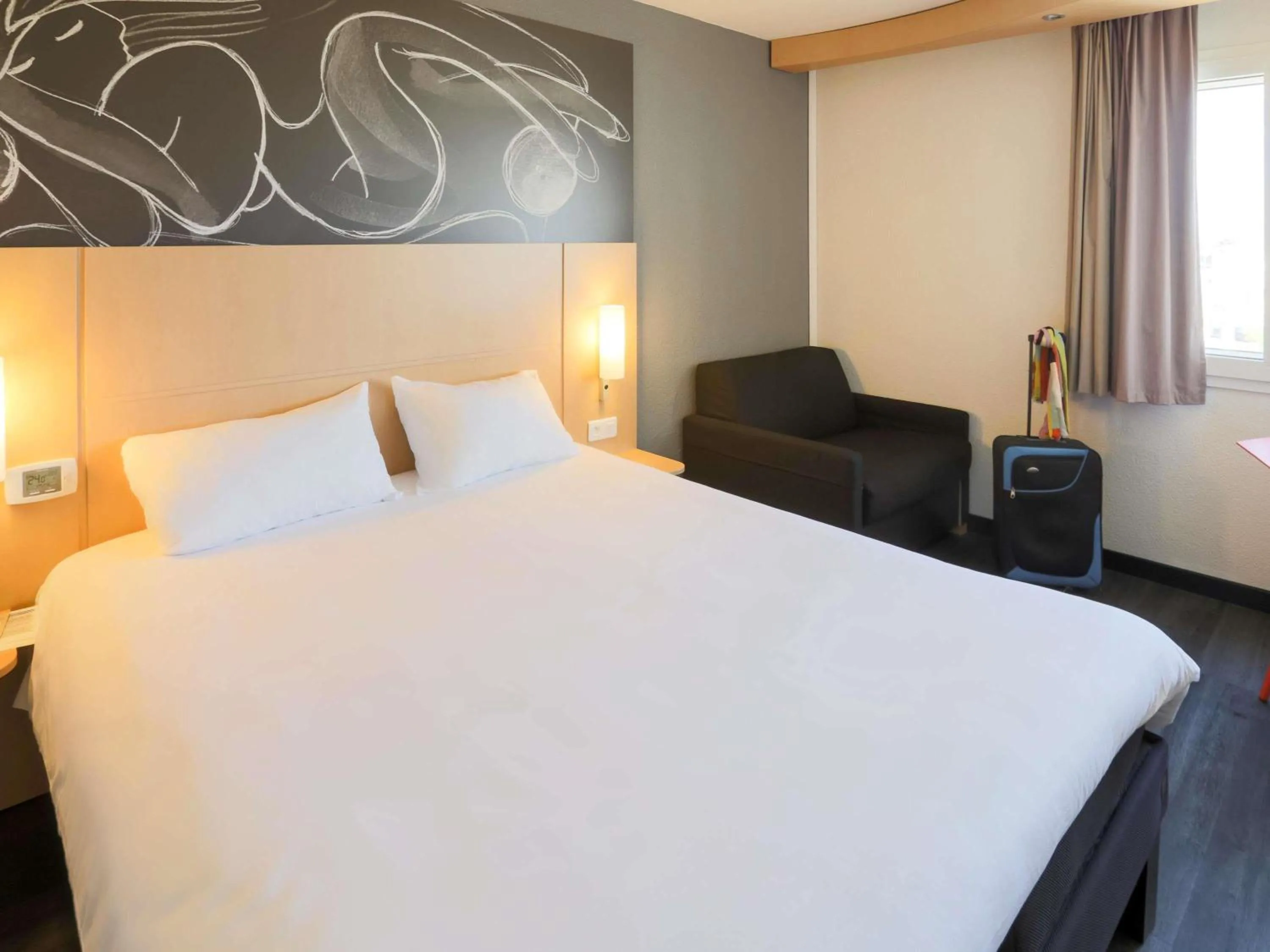 Double Room with Sofa Bed in ibis Beziers Est Mediterranee A9/A75