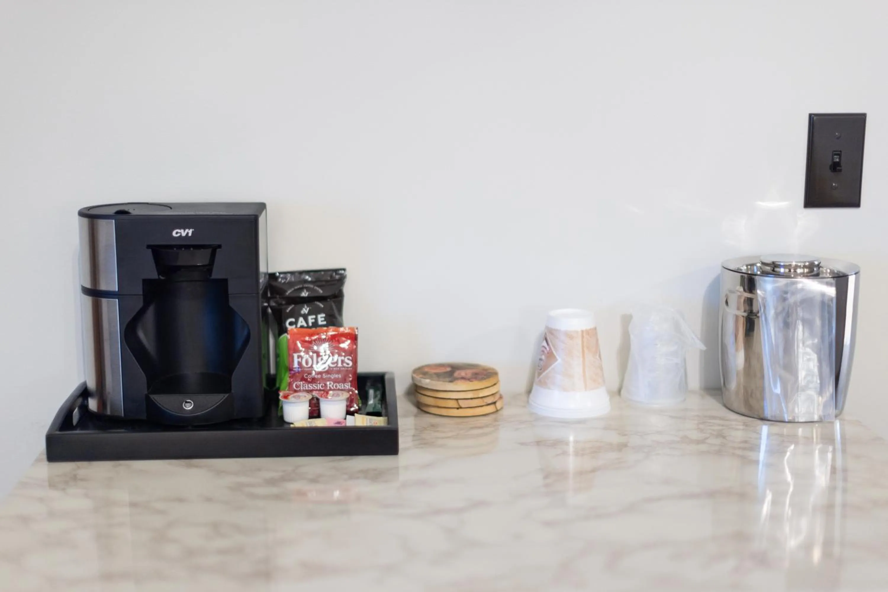 Standard King Room in Hillside Villa Ohio