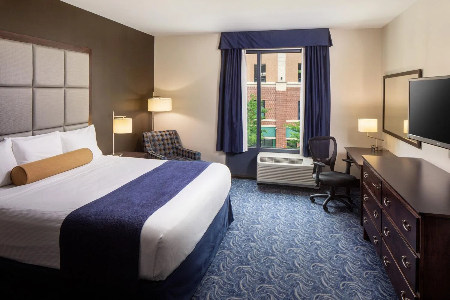 King Room - Disability Access in Kent State University Hotel and Conference Center