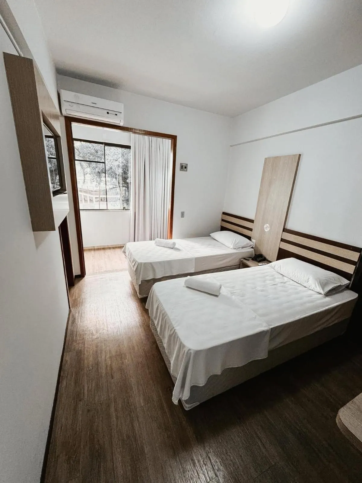 Double Room - single occupancy in Harbor Inn Jaraguá