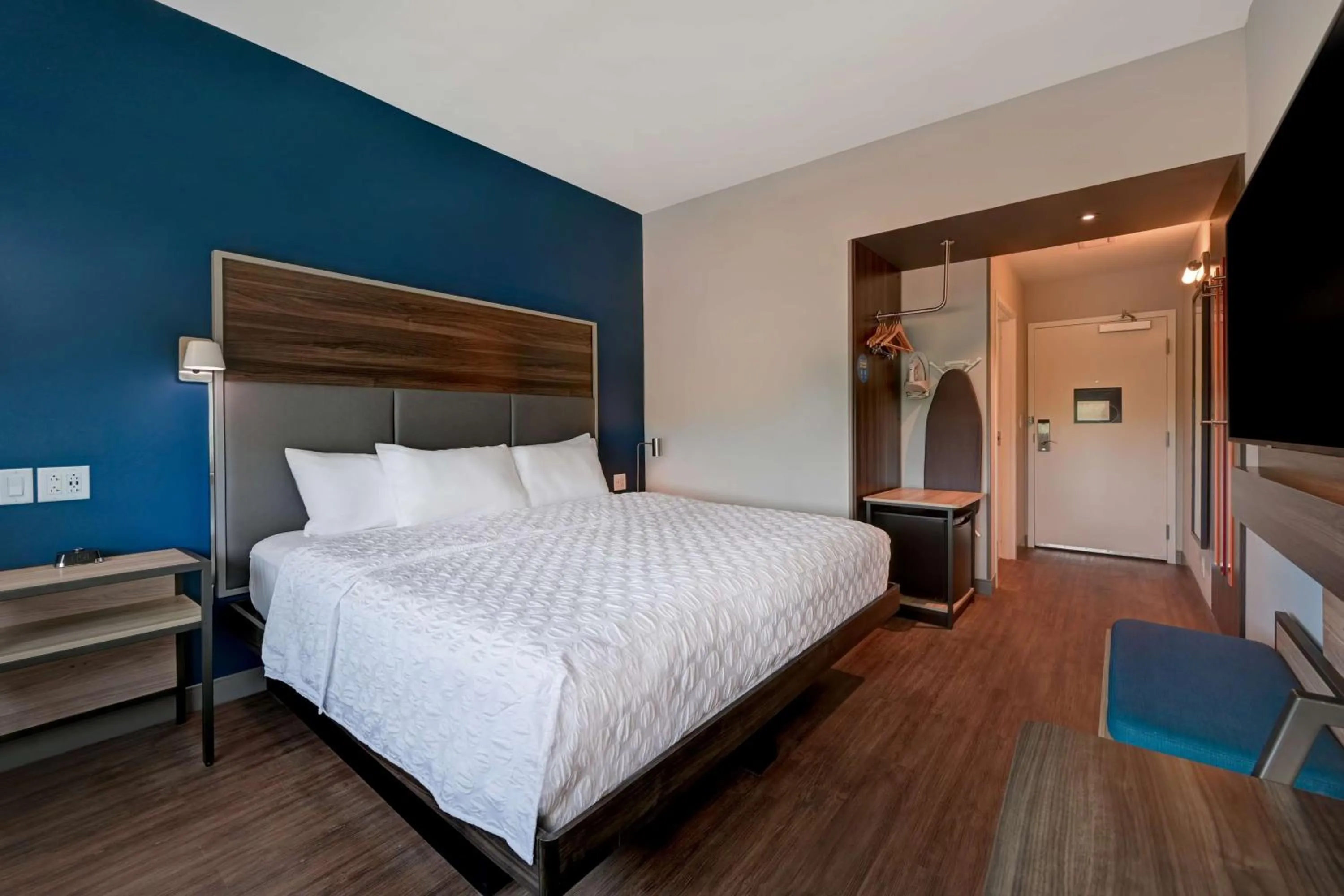 King Room in Tru By Hilton Mooresville