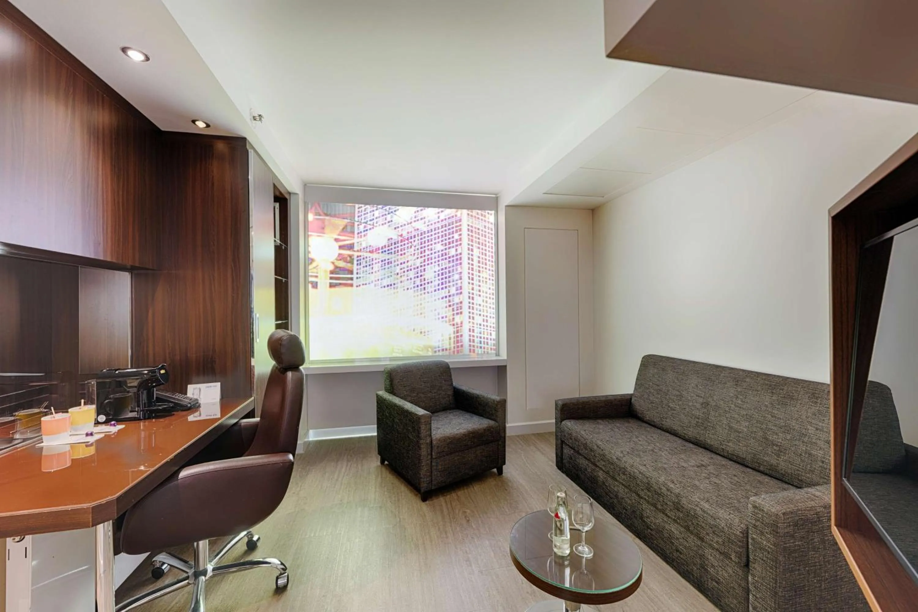 Color Suite (Windowless Suite) in Park Inn by Radisson Berlin Alexanderplatz