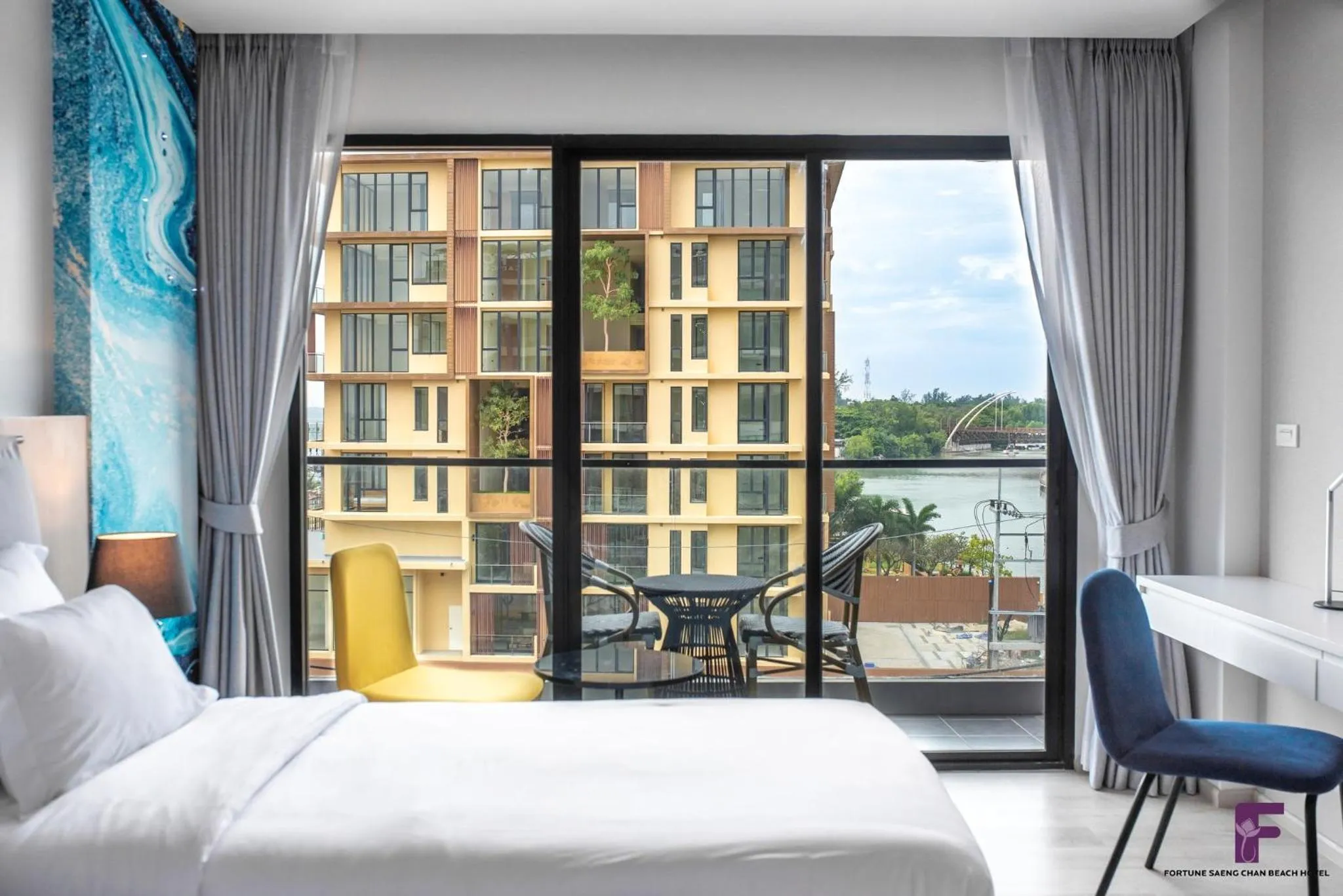 Deluxe Double or Twin Room in Fortune Saeng Chan Beach Hotel Rayong - SHA Plus