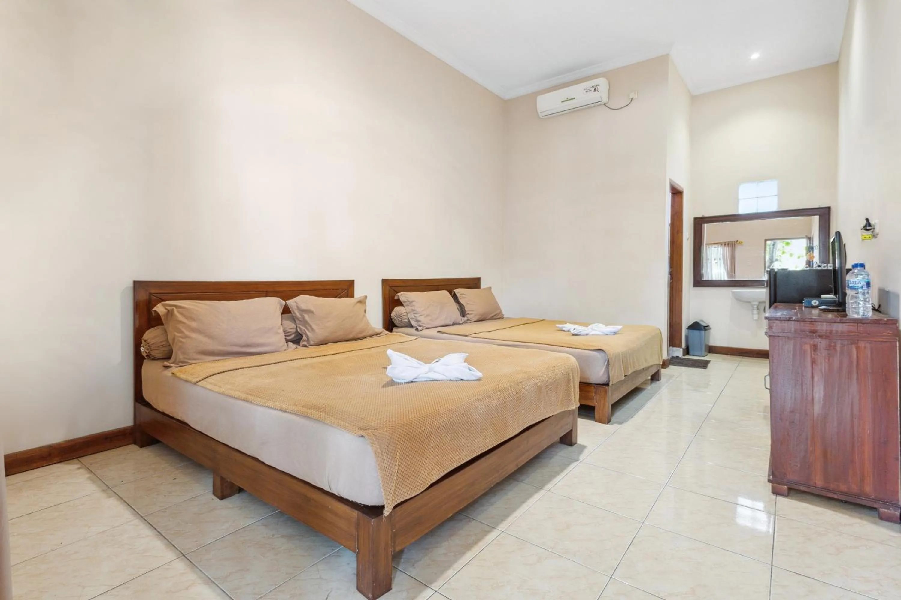 Laguna Double Bed Room in Sawarna Little Hula Hula