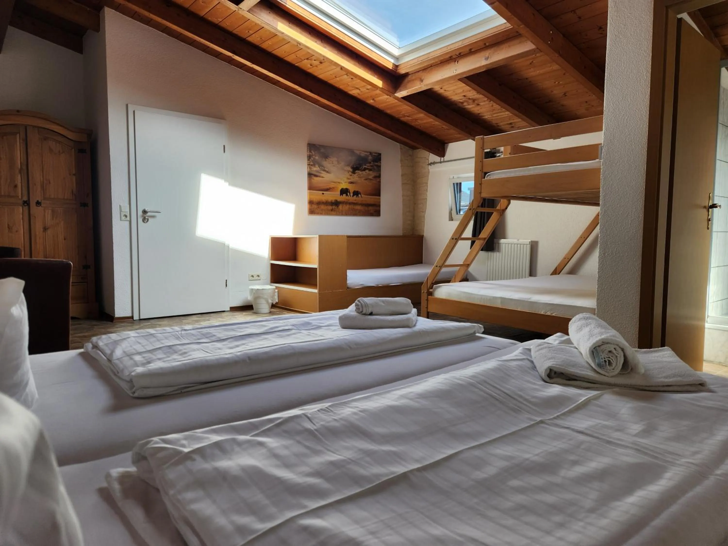 5-Bed Room in Gästehaus Parkblick