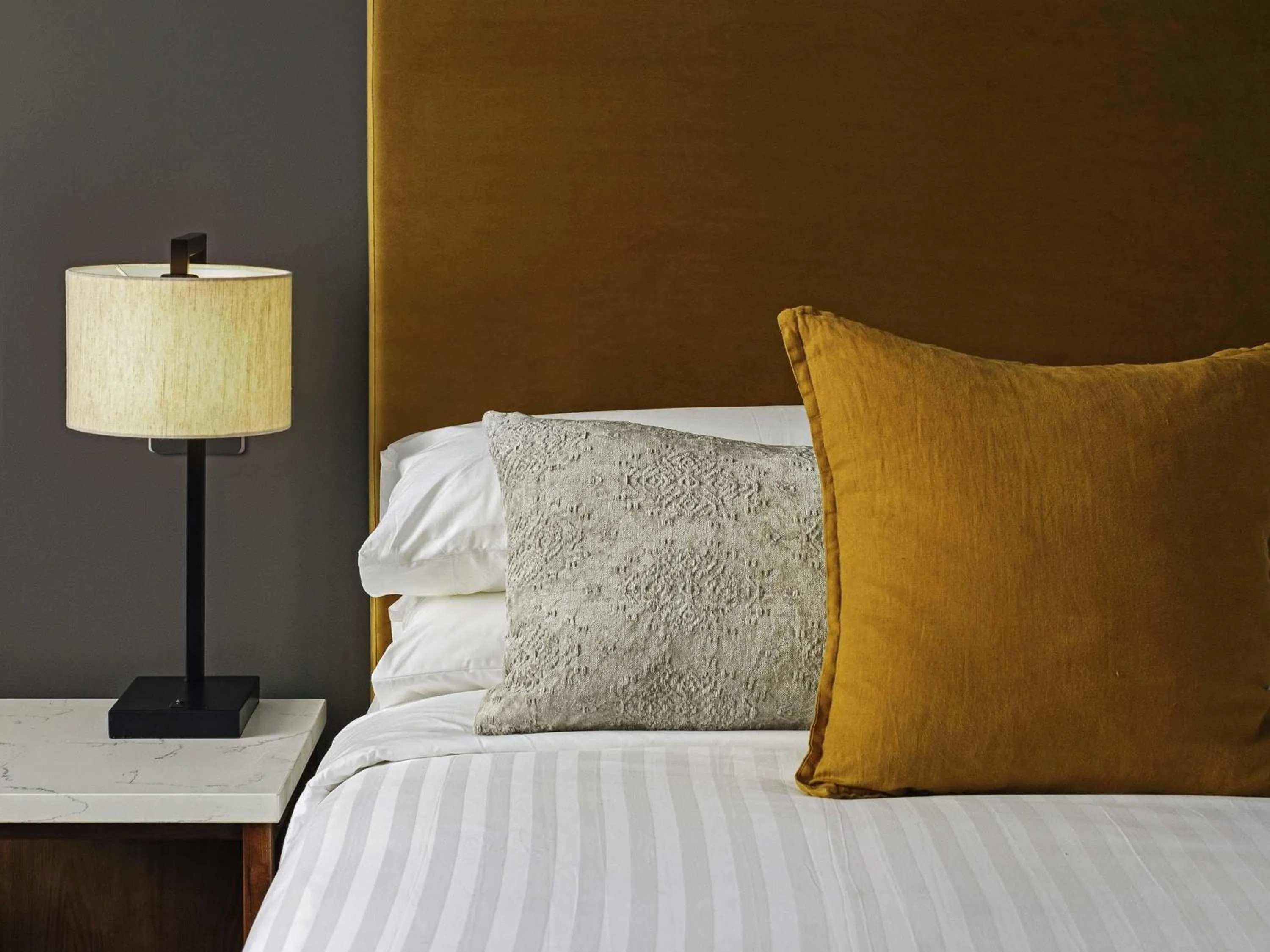 Deluxe king bed room in Mantra Traralgon