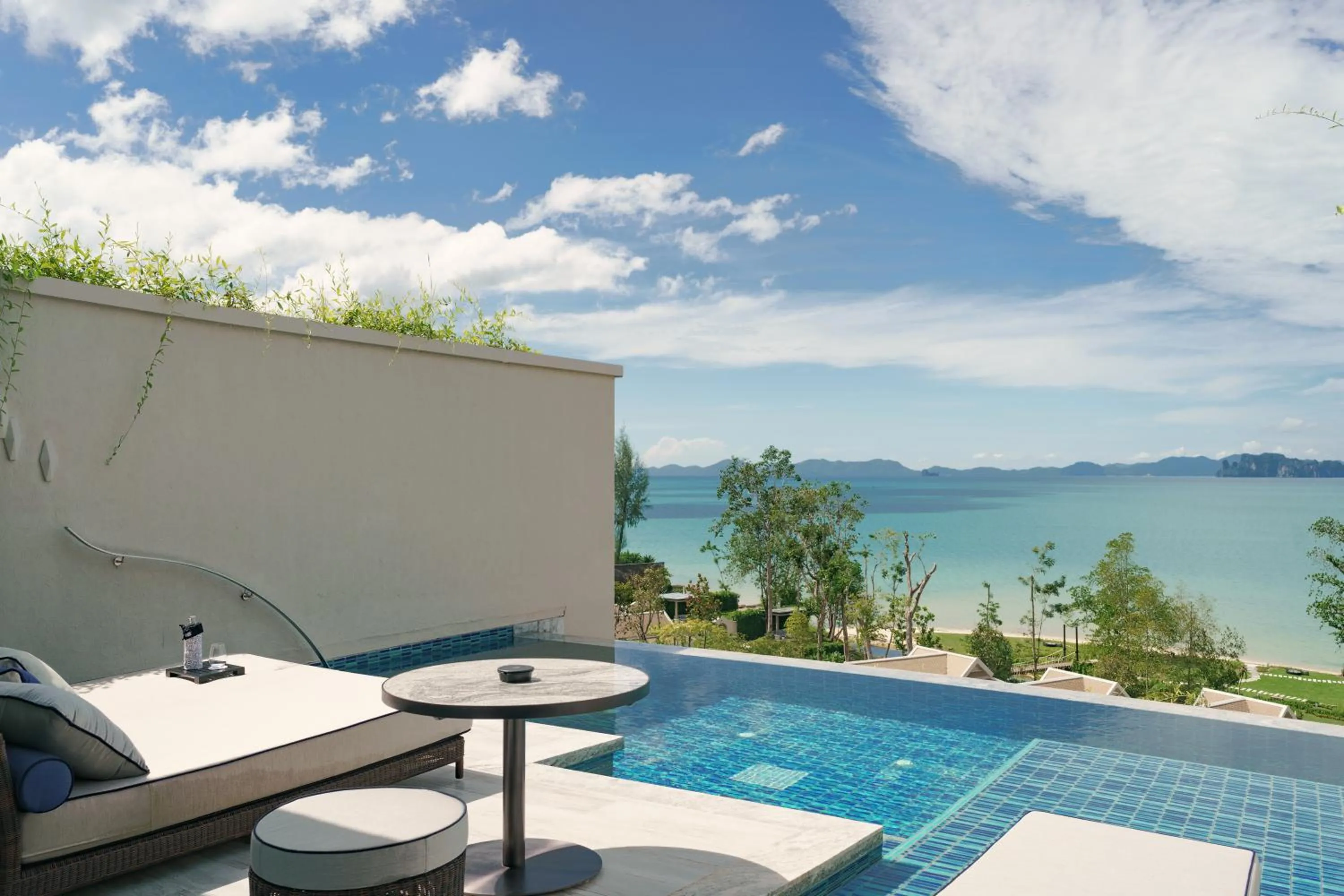 Premium Ocean Pool Suite Twin in Banyan Tree Krabi