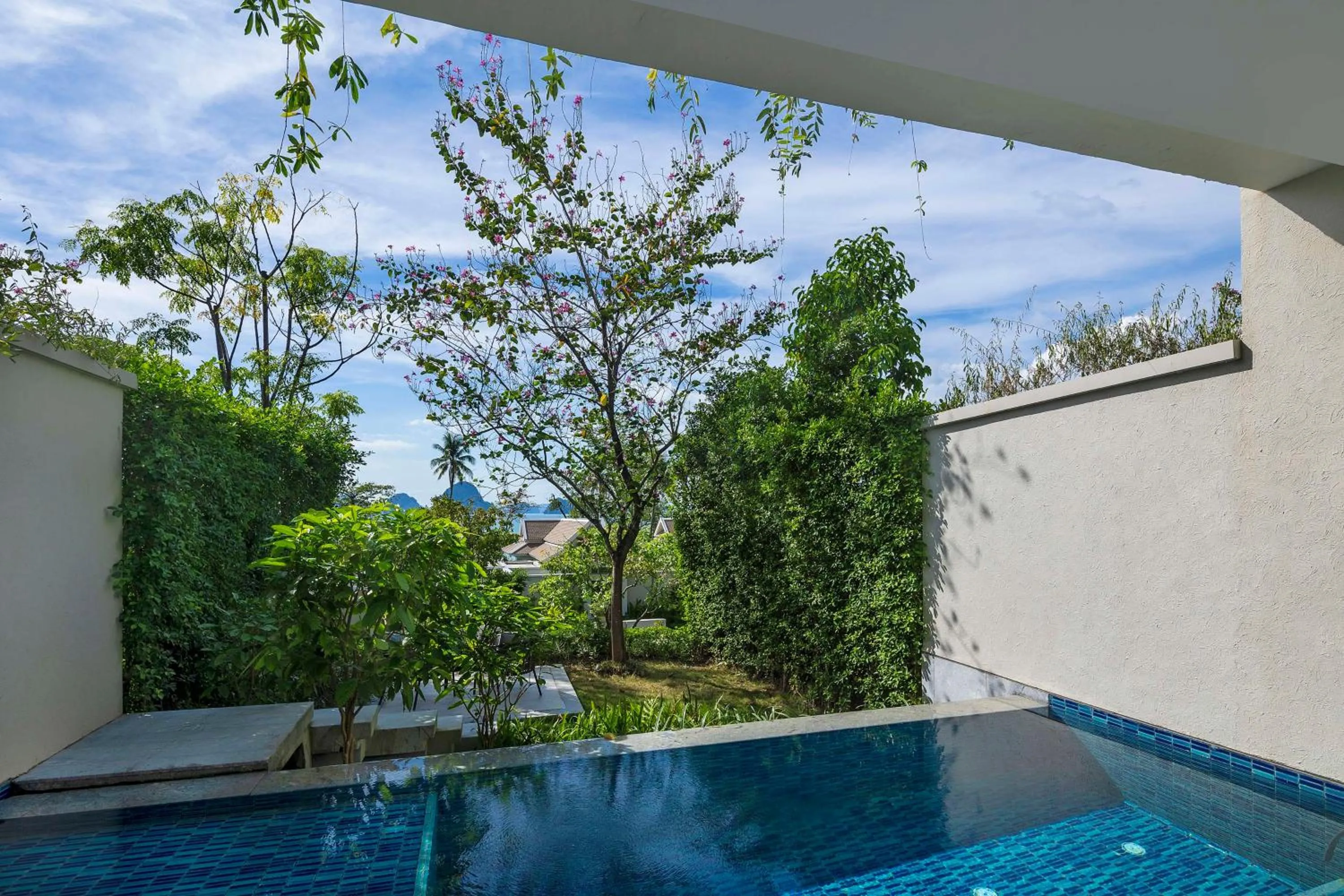 Deluxe Garden Pool Suite Twin in Banyan Tree Krabi