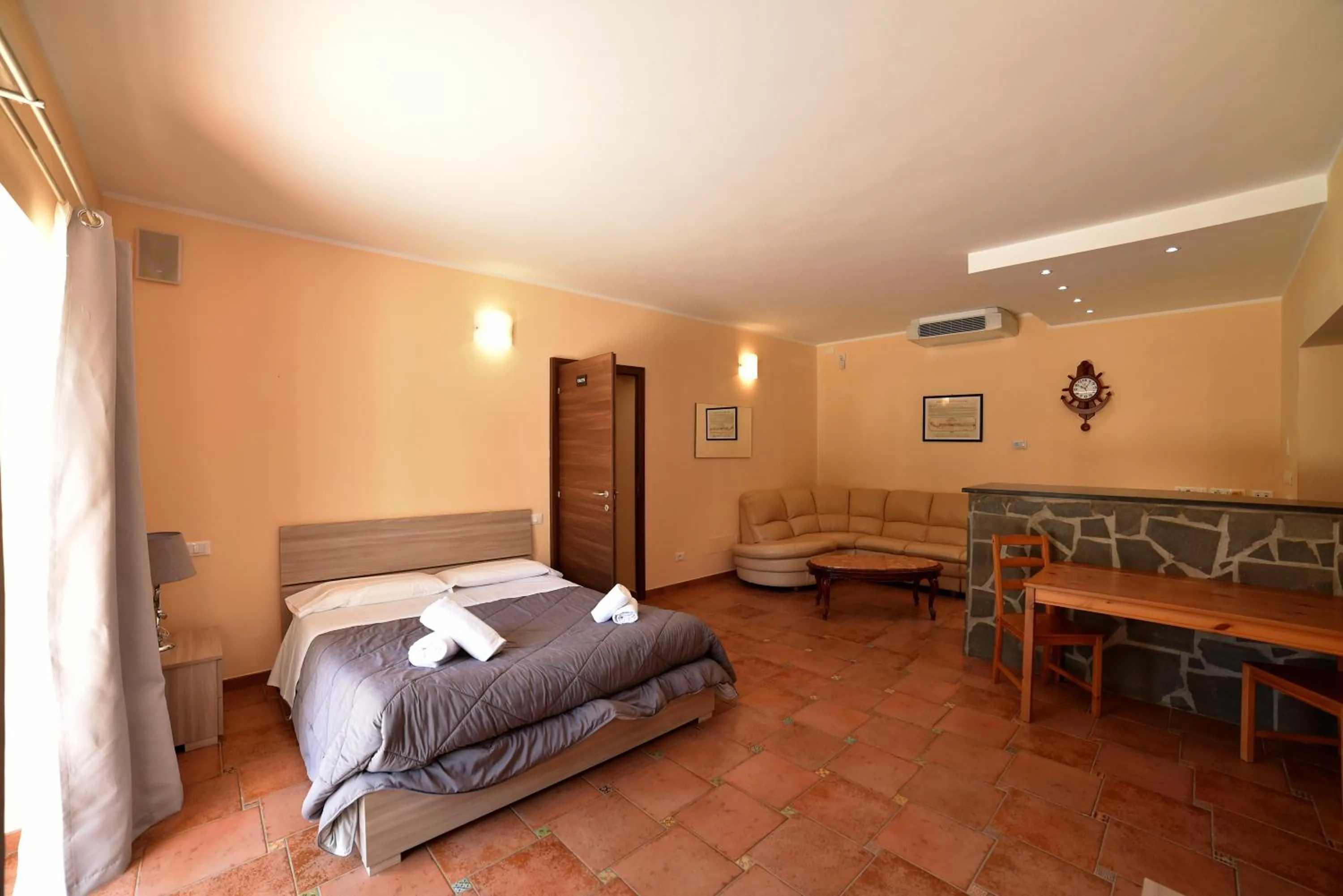 King Room in AIR B&B PLEASANT MOMENTS