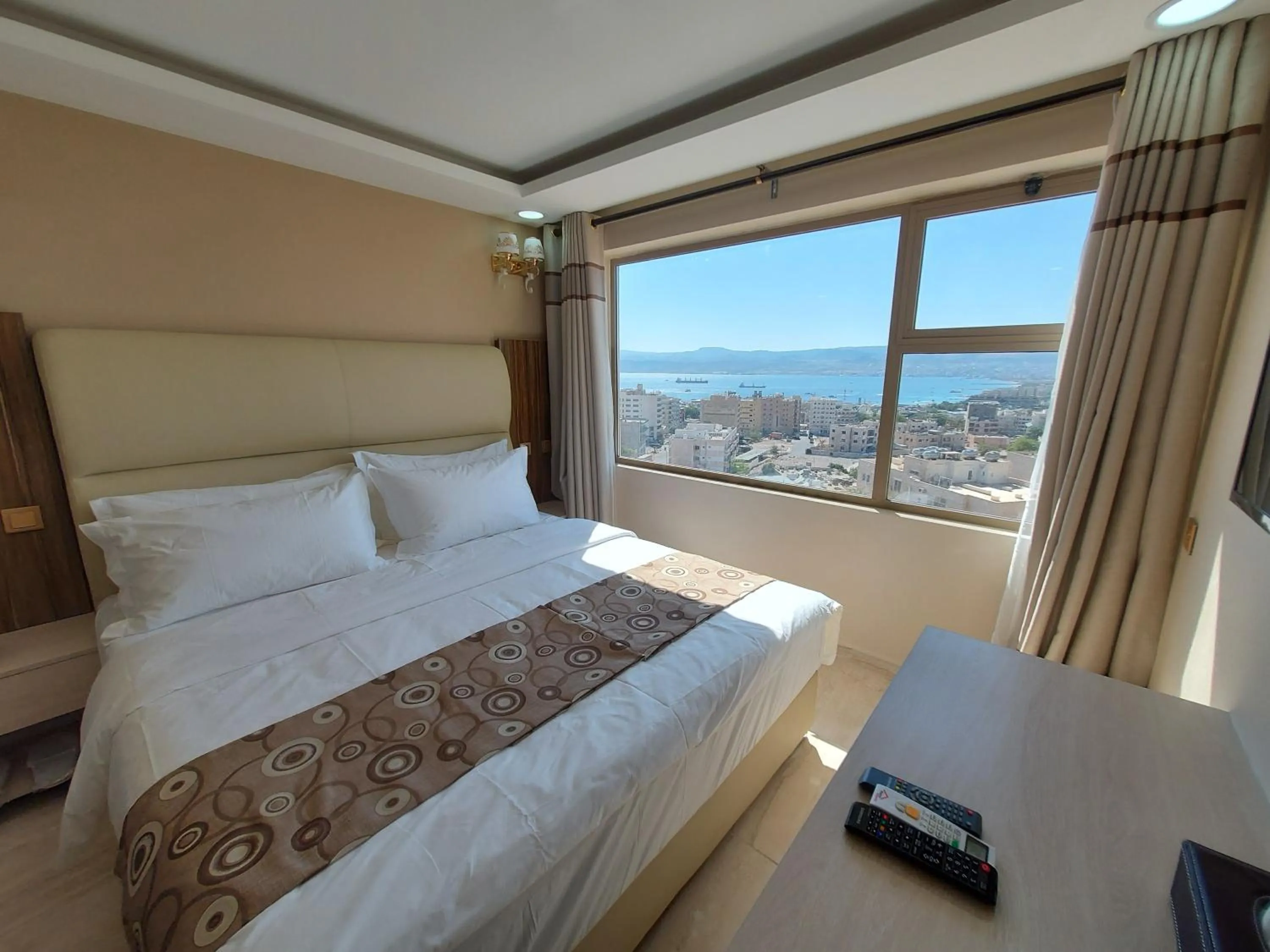Deluxe Double Room with Sea View in Jordan Seasons Hotel