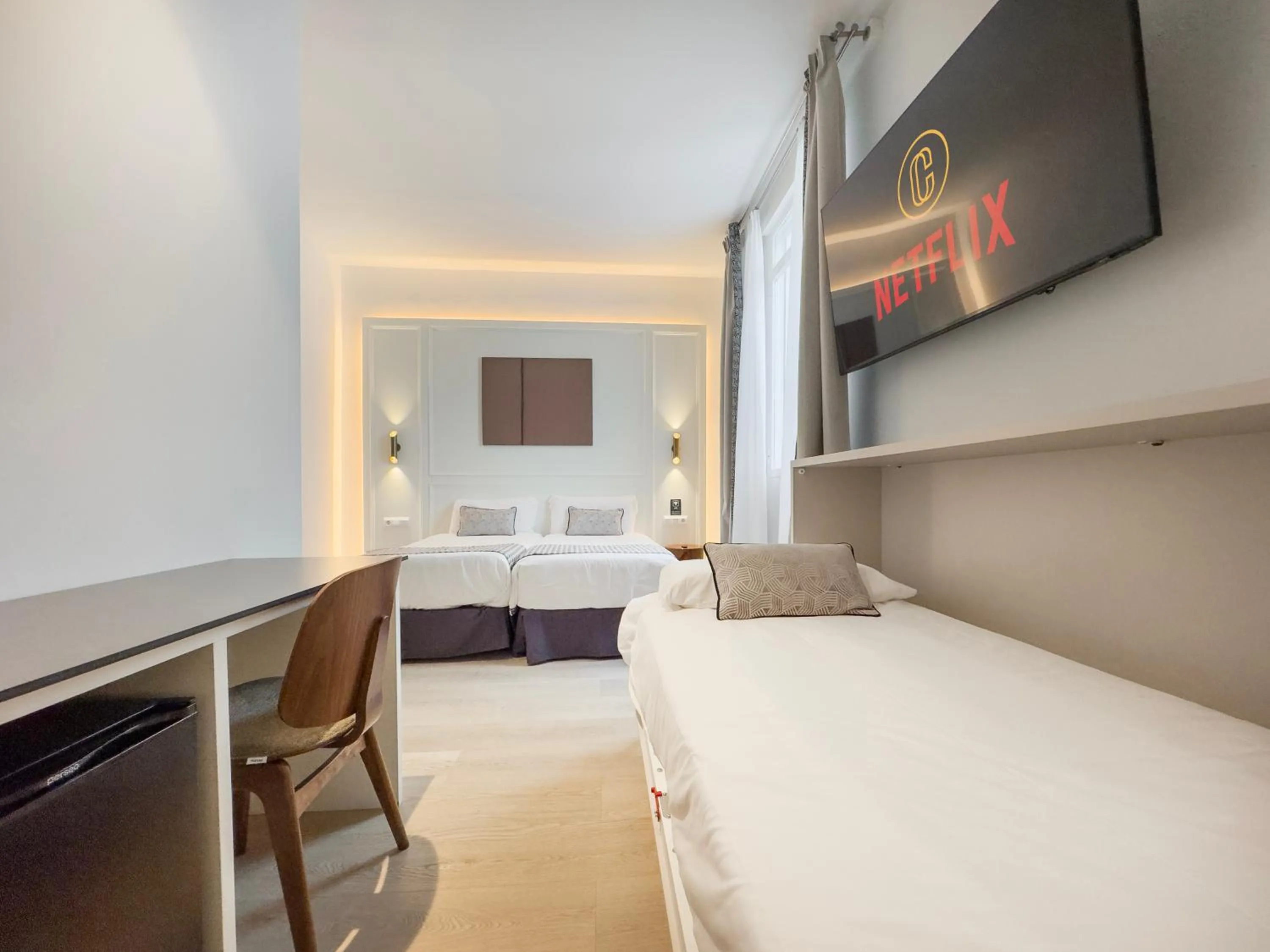 Standard Triple Room in Ópera Stays by Charming