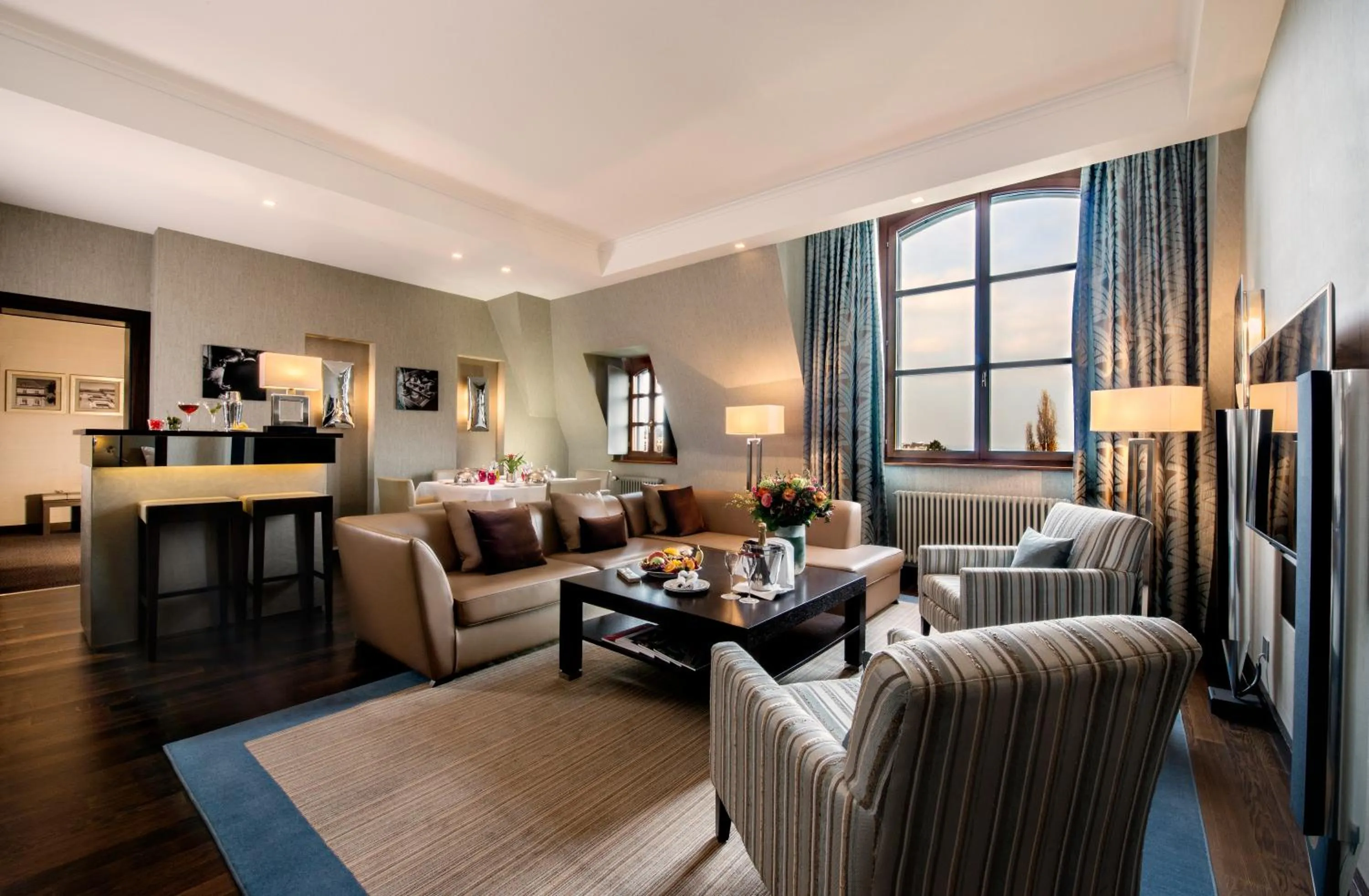 One-Bedroom Suite in Hôtel Métropole Genève