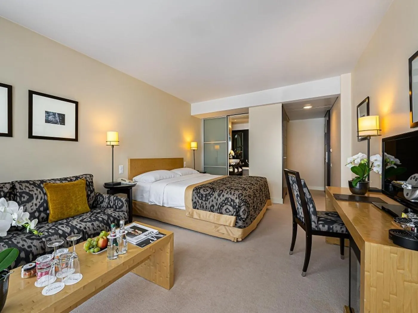 Executive Double Room in Jade Manotel