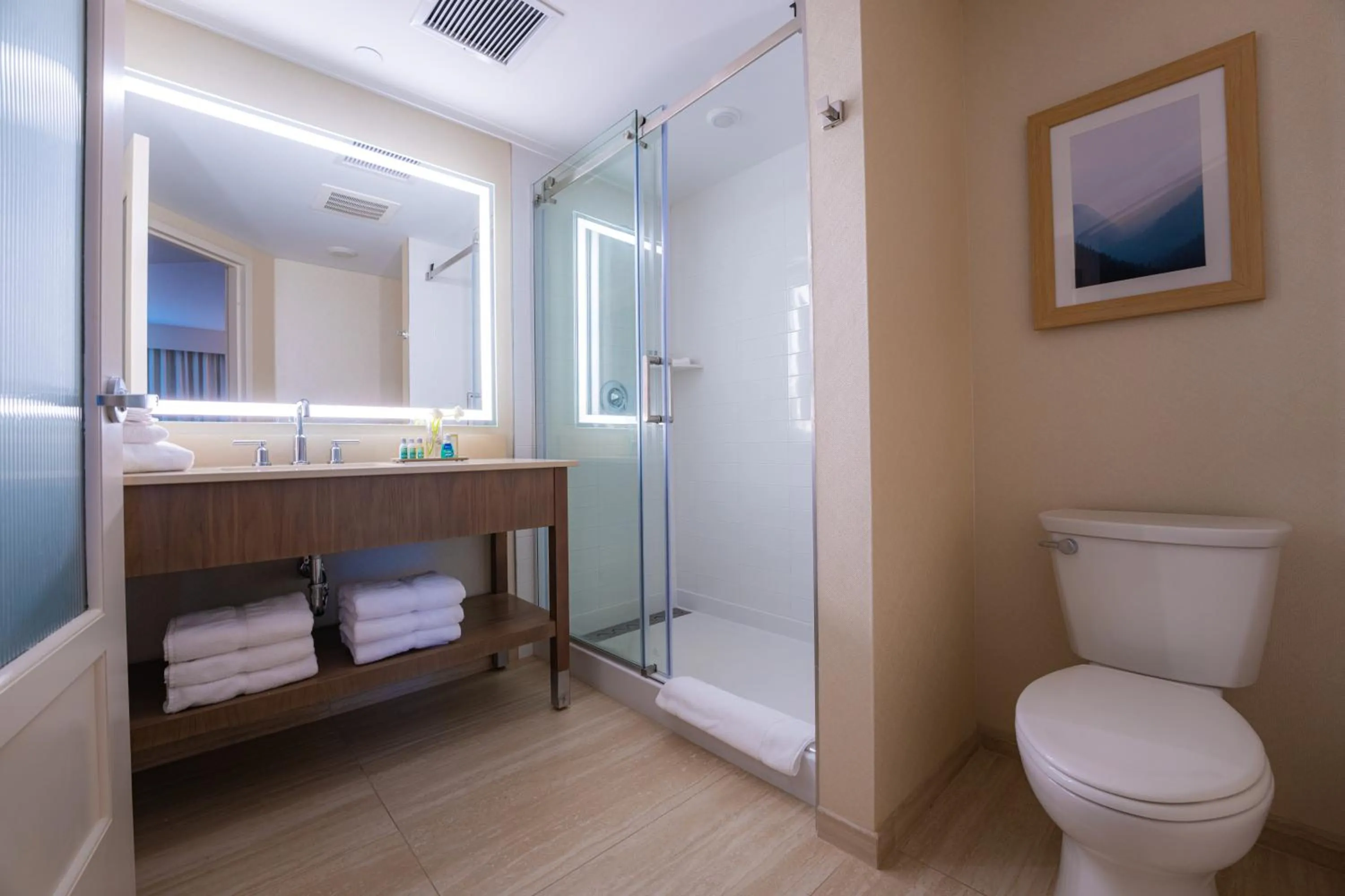 Deluxe Queen Room Accessible with Two Queen Beds – Non-Smoking in Mohegan Pennsylvania Casino Resort - Adults Only