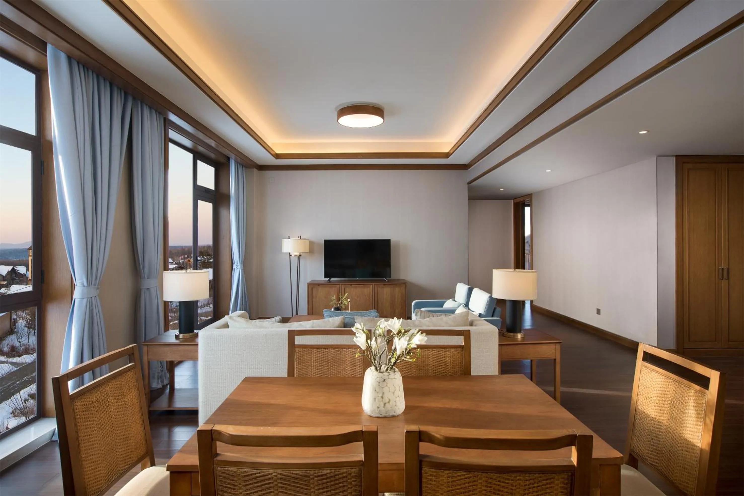Swiss Premier Family Suite with Mountain View in Swissôtel Resort Changbaishan