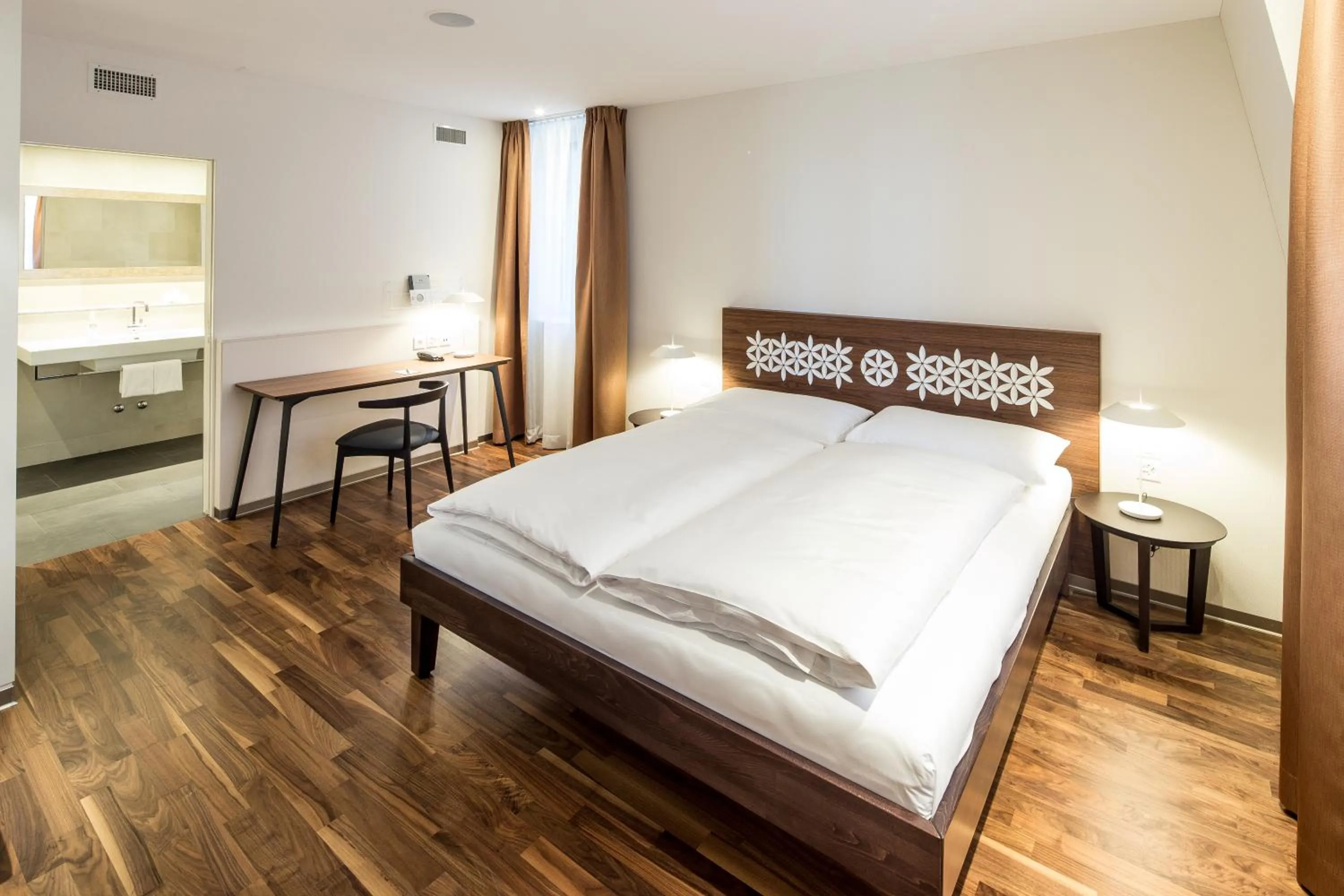 Villa Ambiente Double Room in Hotel Schweizerhof Basel