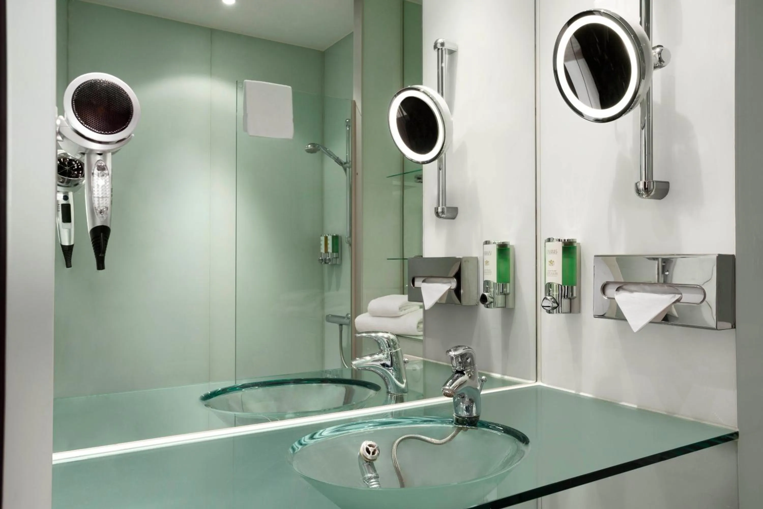 Business King Room with Sofa Bed - Non-Smoking in Ramada Encore by Wyndham Geneva