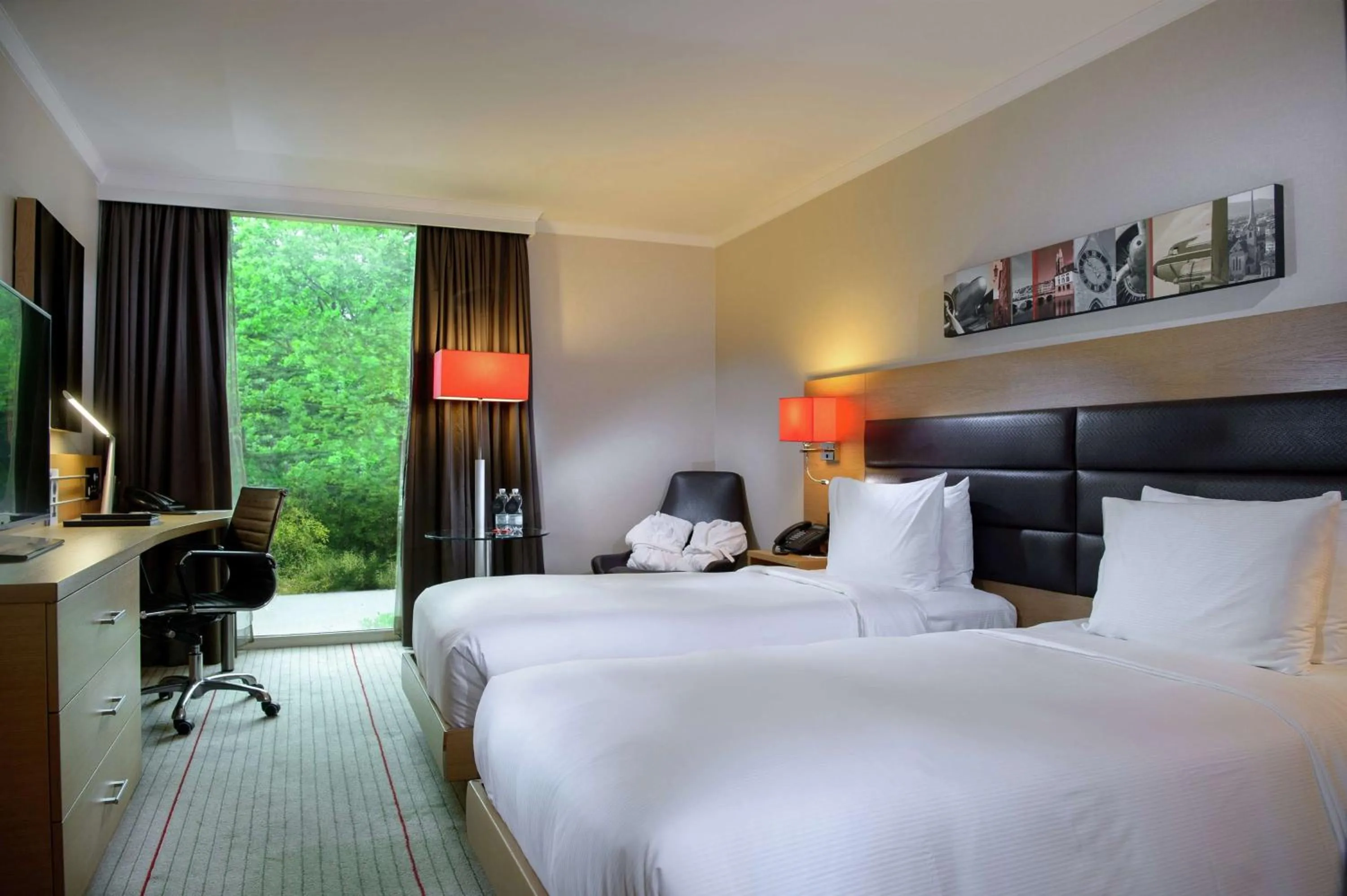 Deluxe Twin Room in Hilton Zurich Airport