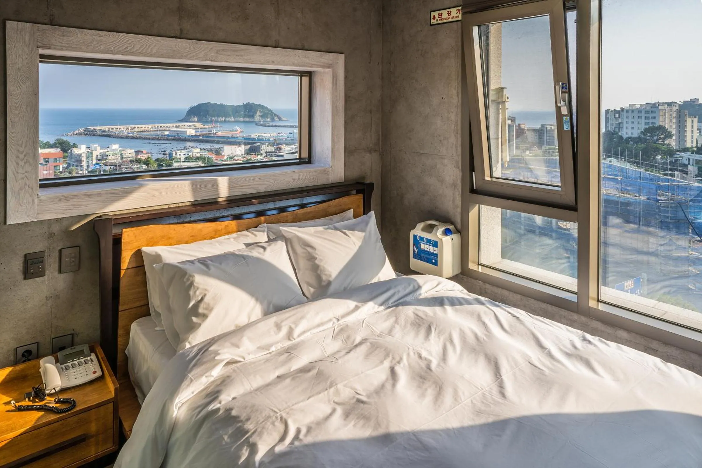 Standard Double Room with Half Ocean View in Cornerstone Hotel