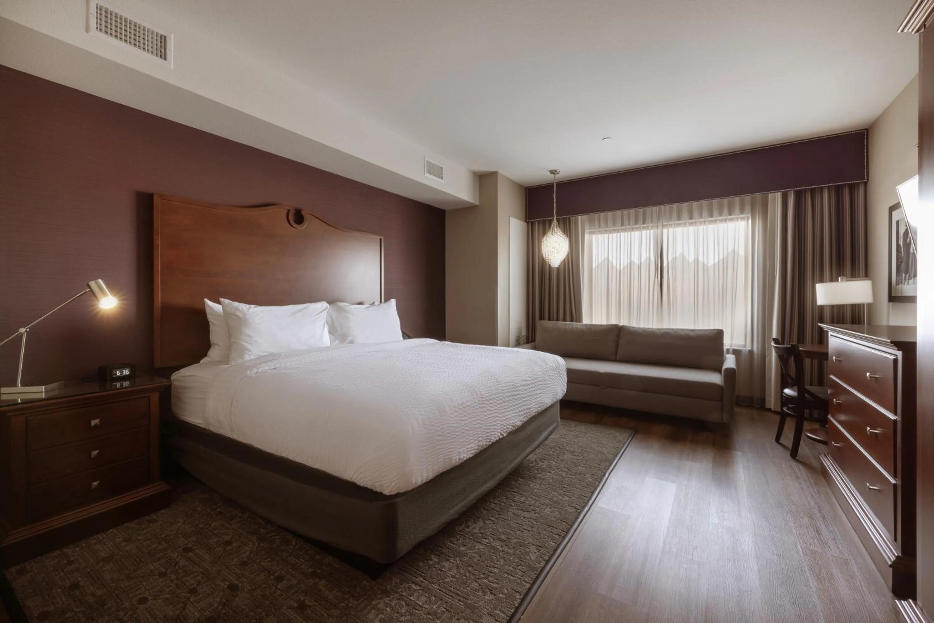 Standard King Room in The Parker Hotel