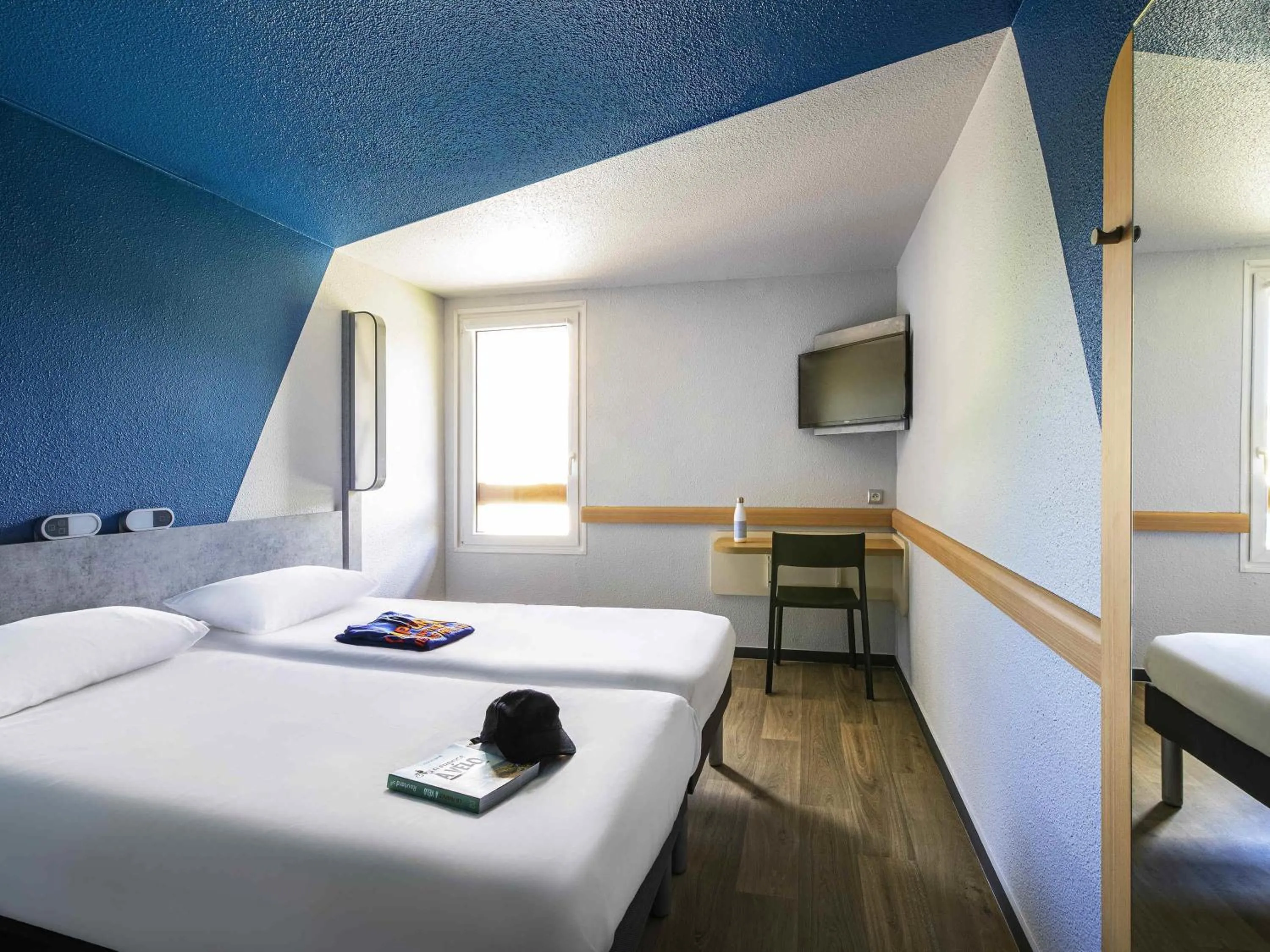 Twin Room in ibis budget Grenoble Voreppe