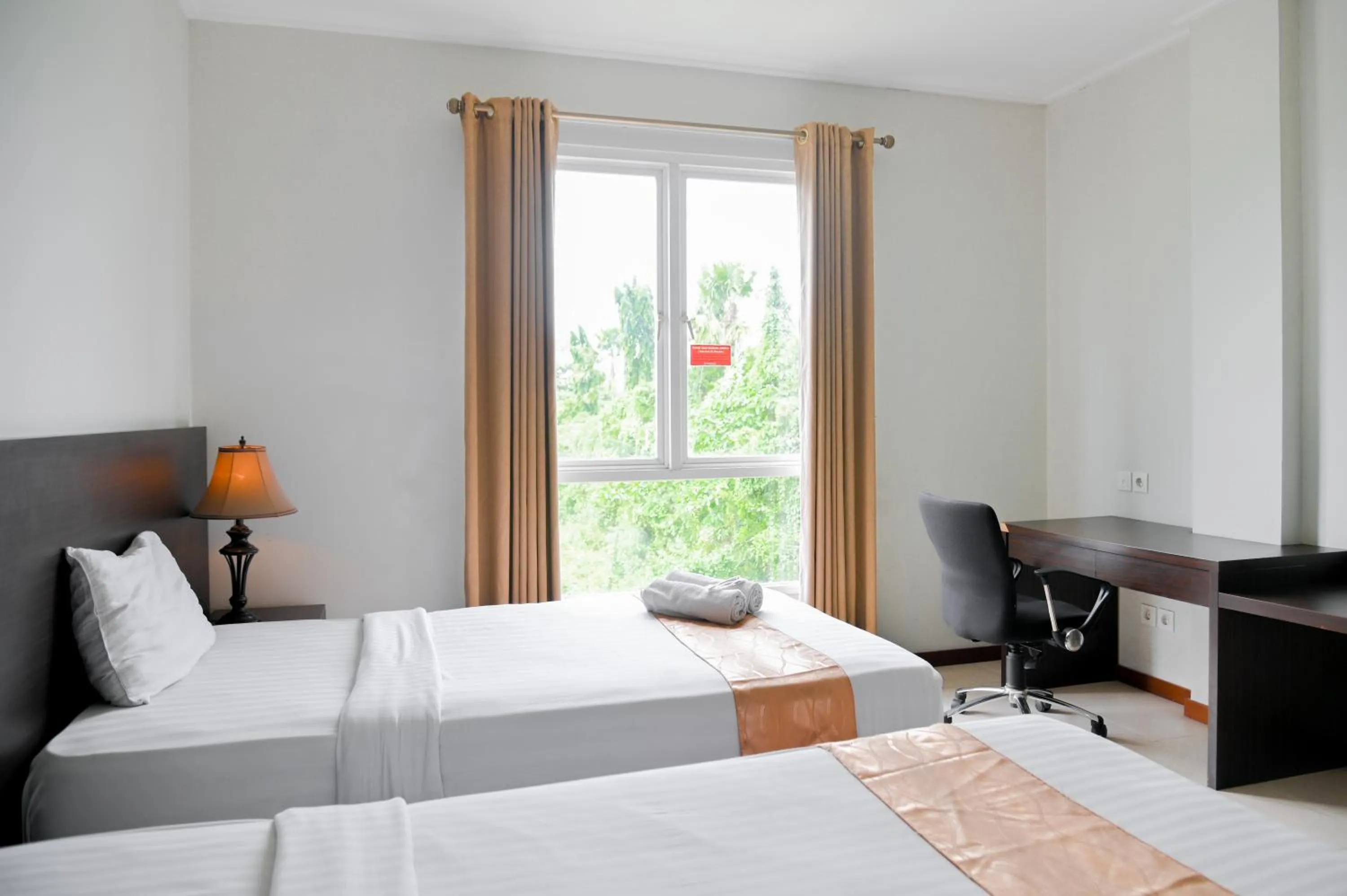 Deluxe Twin Room in Hotel Bonero Residence