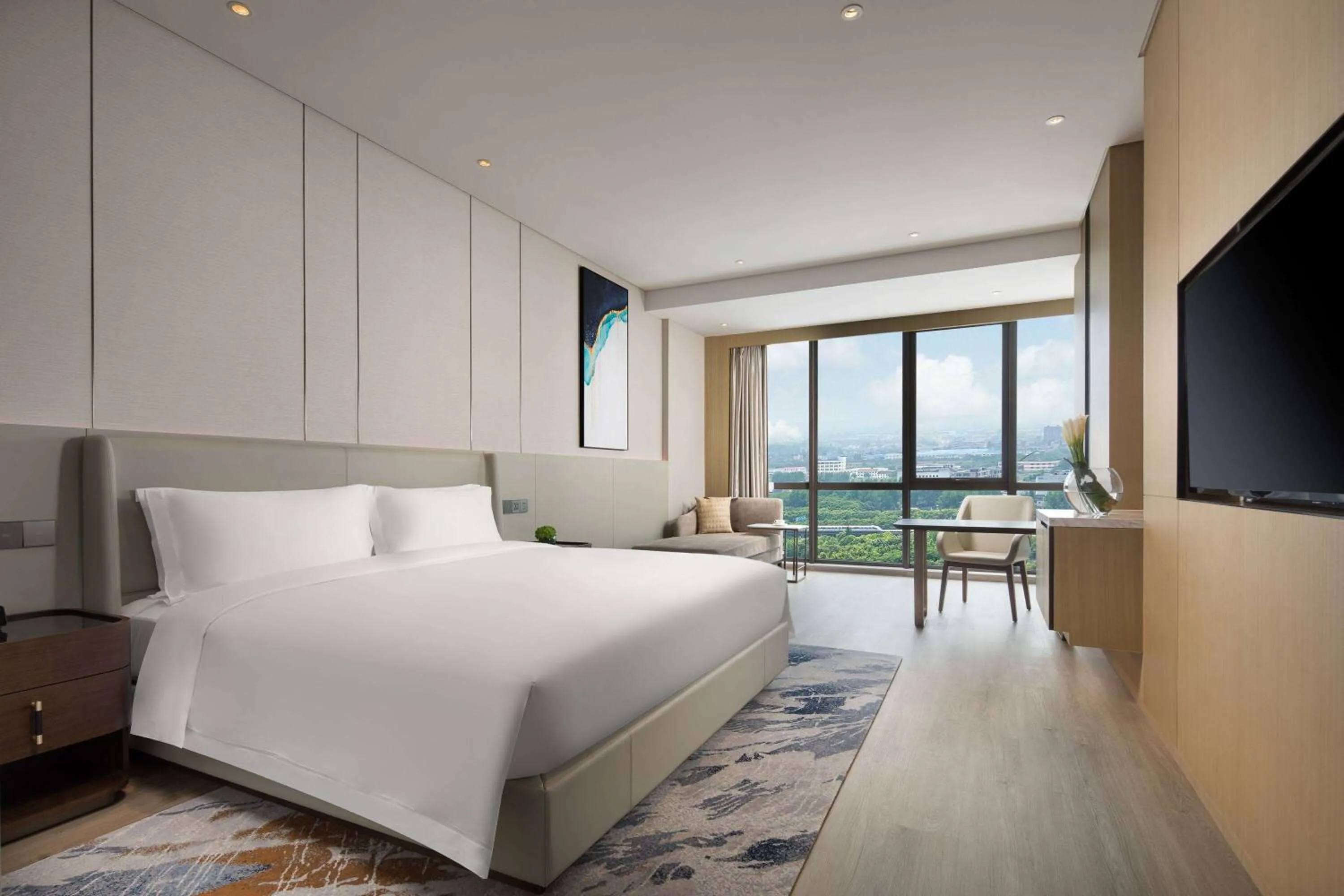 Deluxe King Suite in Wyndham Shanghai Pudong