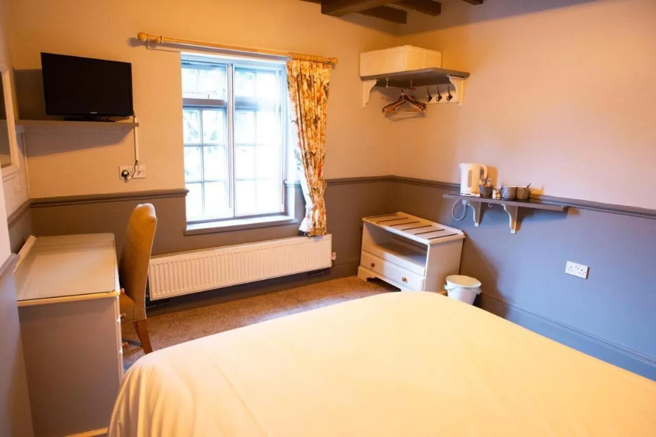 Small Twin Room in Ye Old Boote Inn