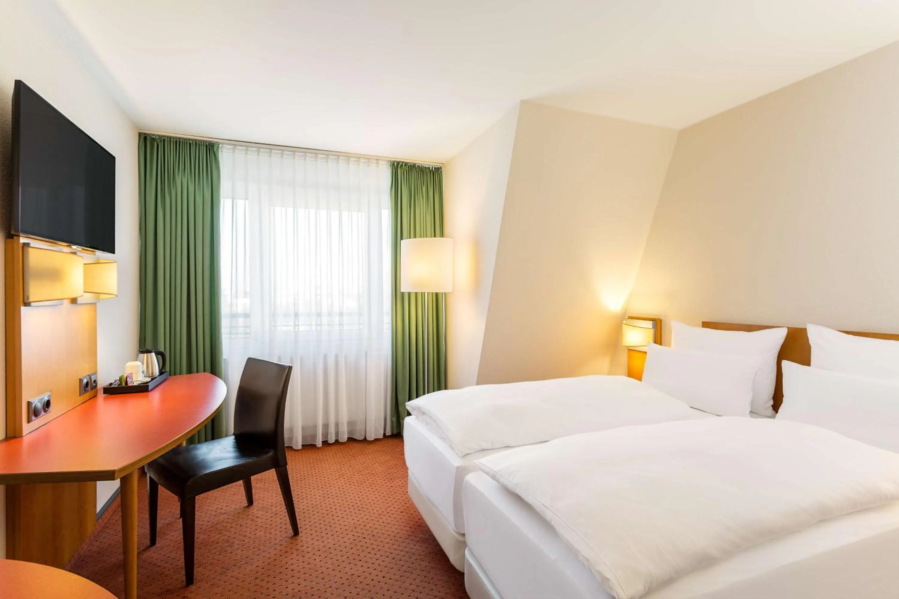 Standard Double or Twin Room in NH Berlin City Ost
