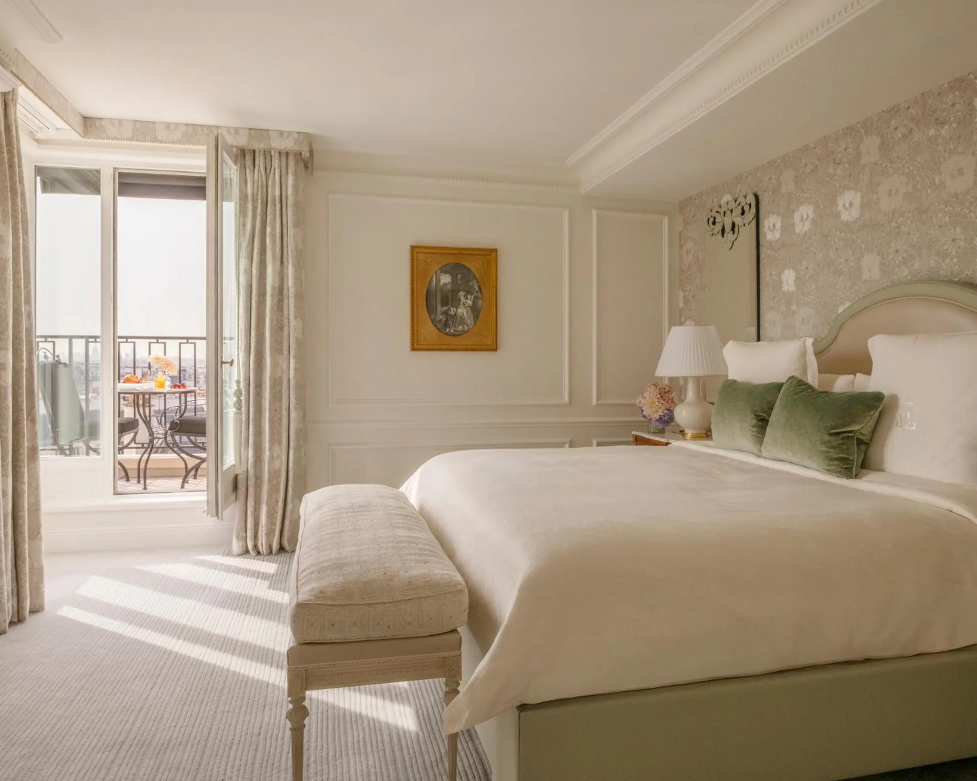 Premier One Bedroom Suite King in Four Seasons Hotel George V Paris