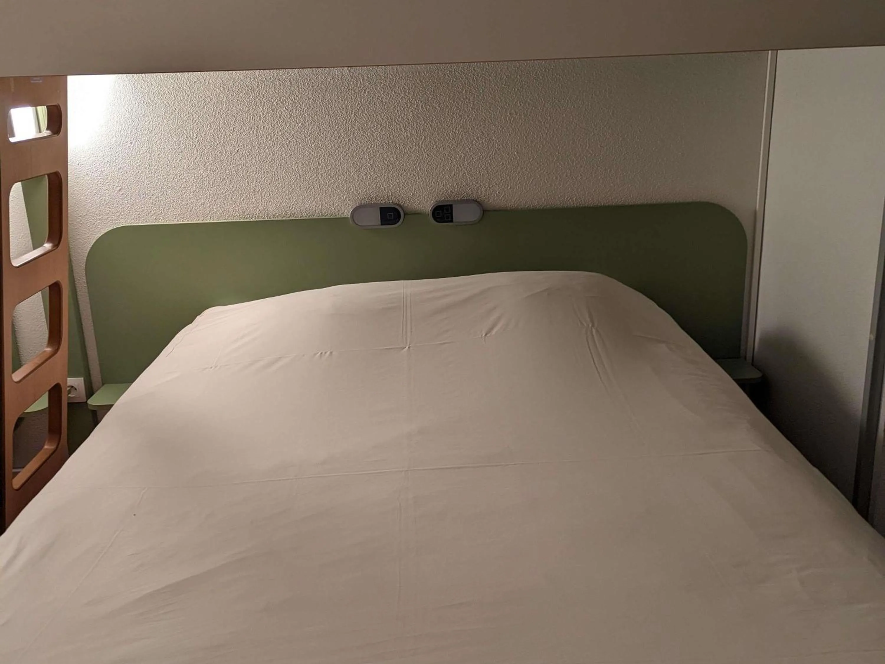 Triple Room in ibis budget Saint-Omer Centre
