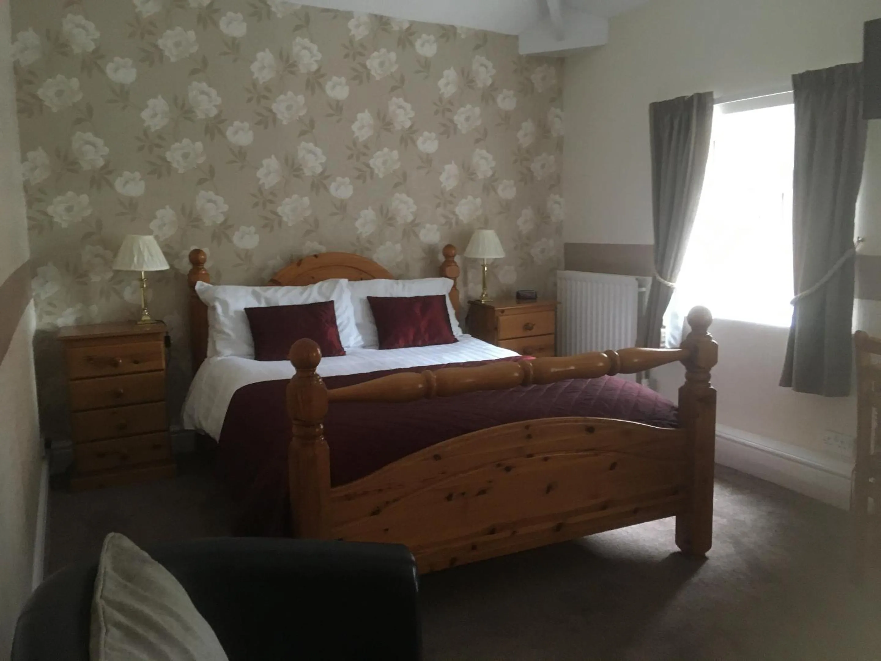 Double Room with Private Bathroom - single occupancy in Grove House Guest House