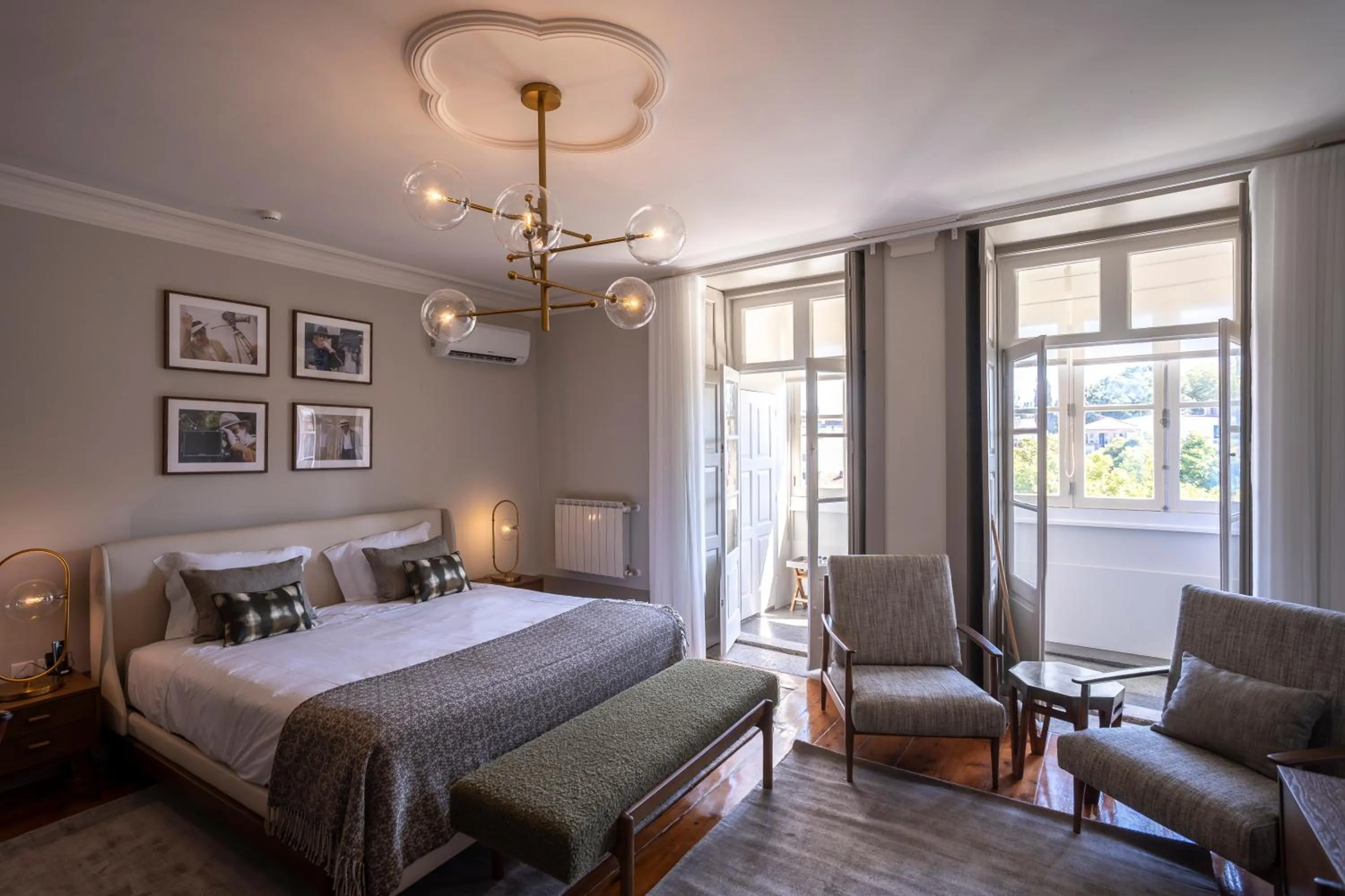 Deluxe Suite in Gallery Townhouse & Home