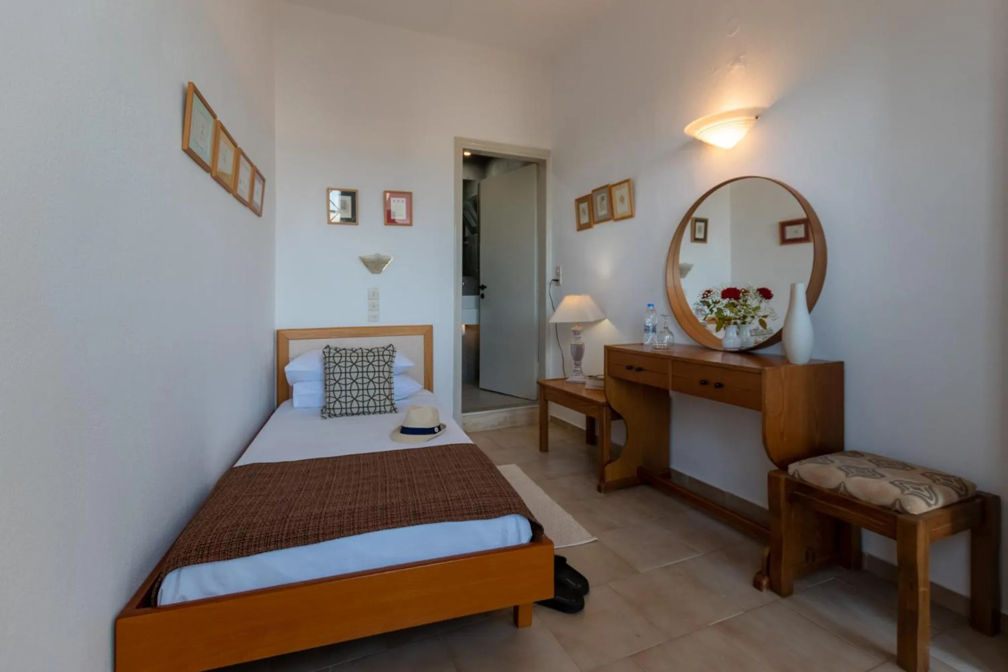 Standard Single Room with Garden View in Dedalos Hotel