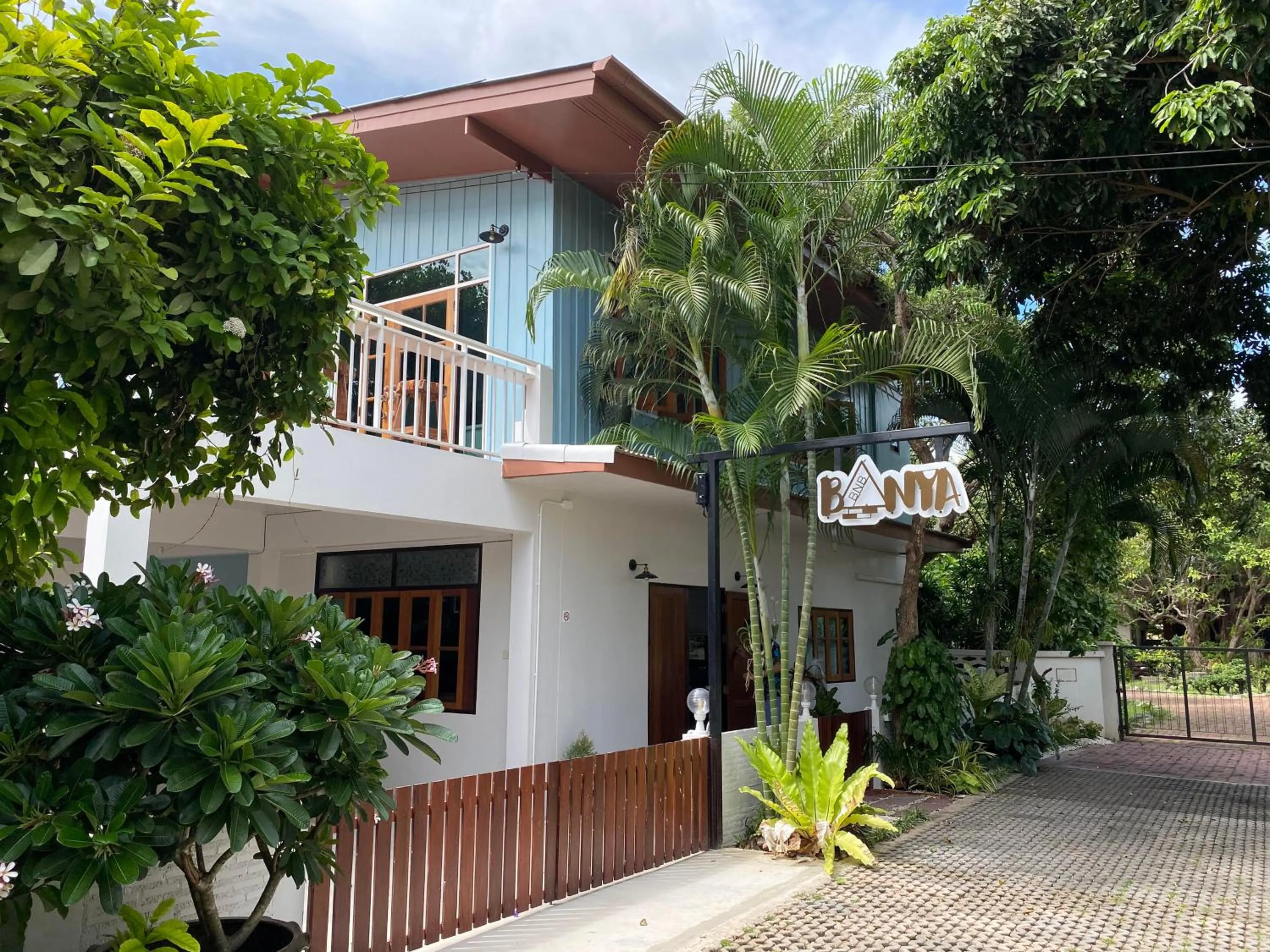 Three-Bedroom House in Banya BnB ที่พักบ้านย่าบีแอนด์บี เมืองประจวบฯ