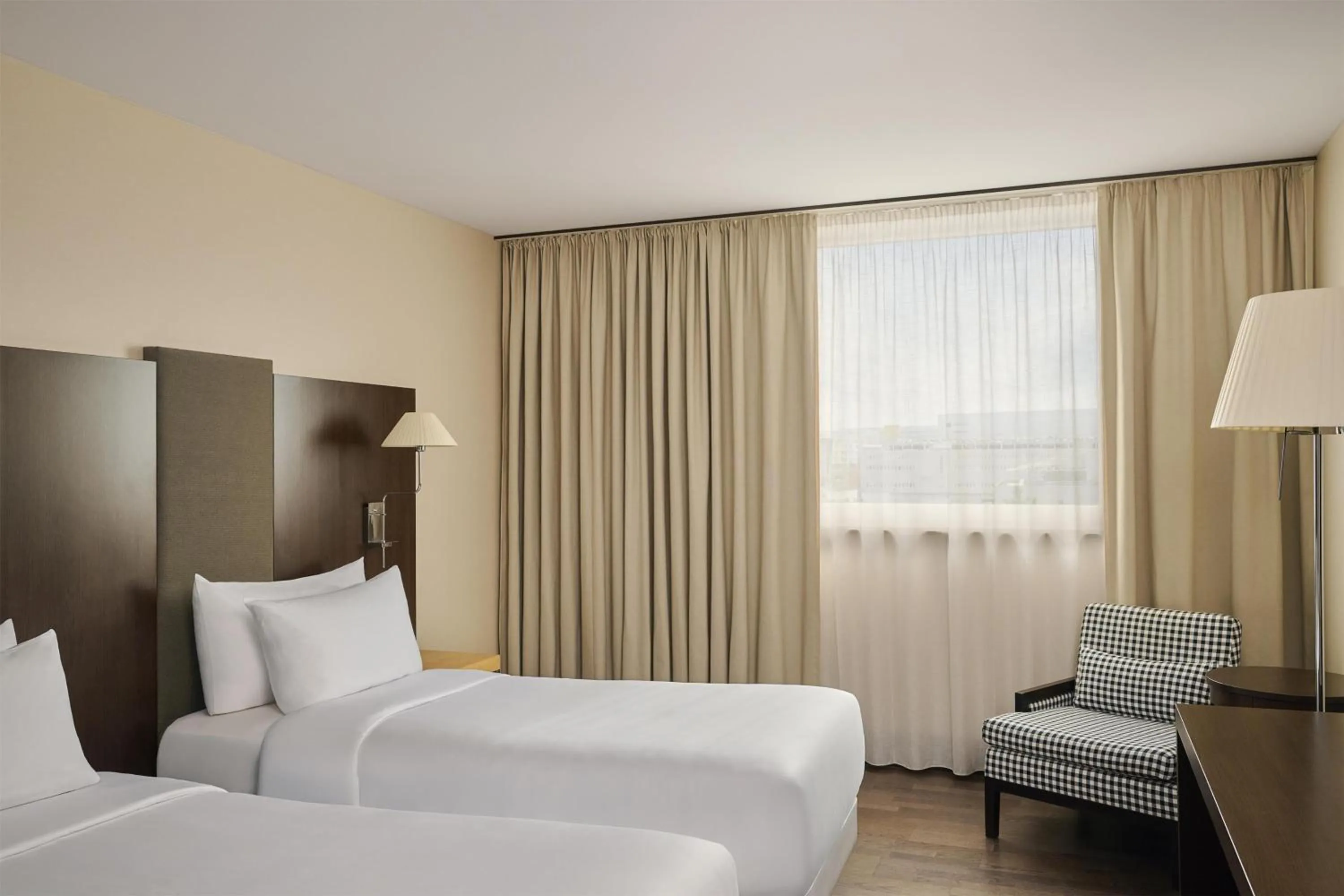 Superior Double Room in NH Stuttgart Airport