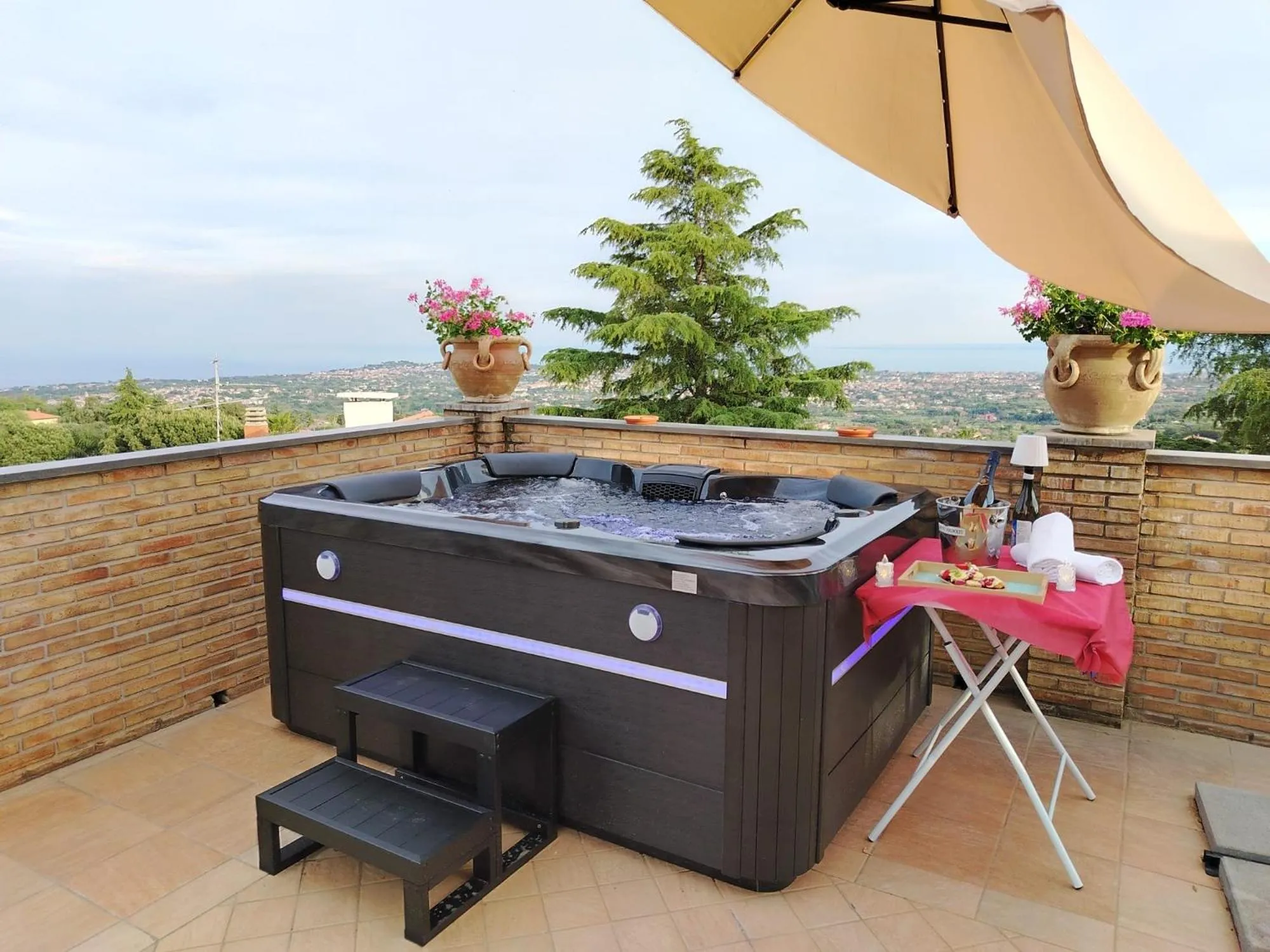 One-Bedroom Apartment with Spa Bath in Etna Royal View