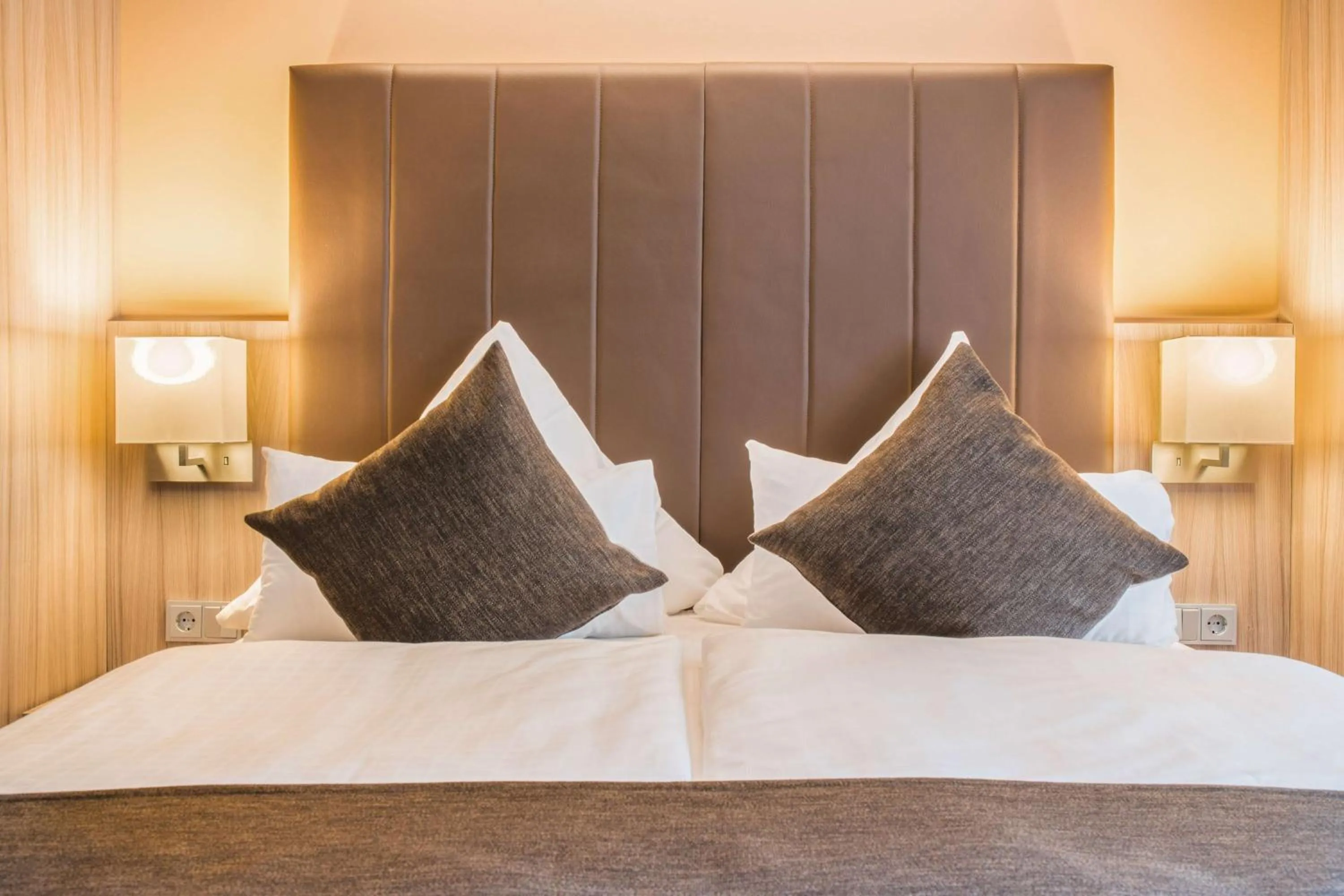 Comfort Queen Room in Best Western Plus Hotel Regence