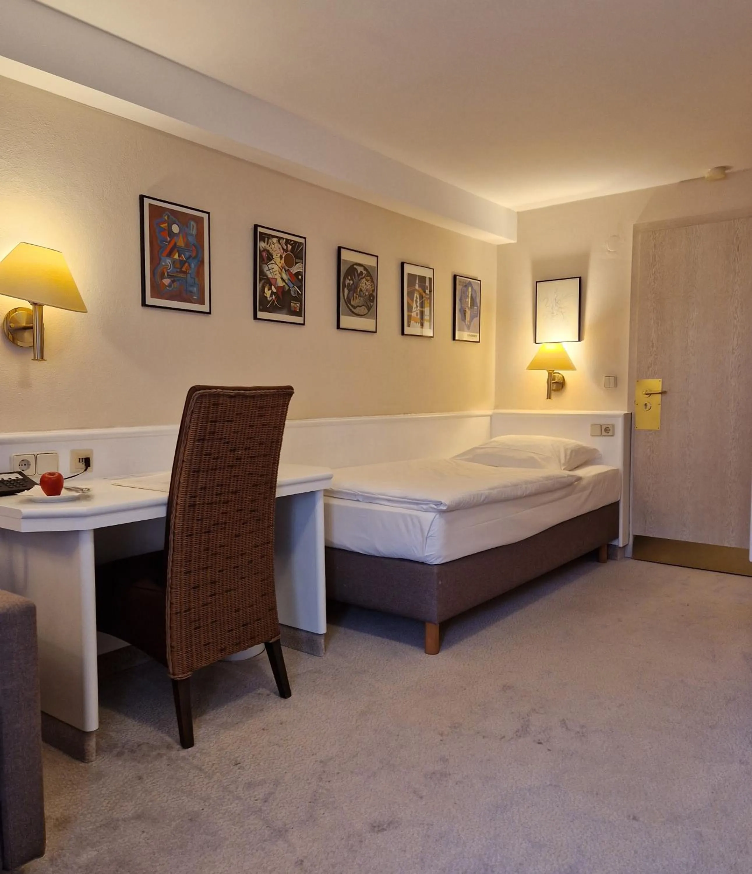 Single Room with Balcony - single occupancy in Hotel Garni "Am Ellinger Tor"