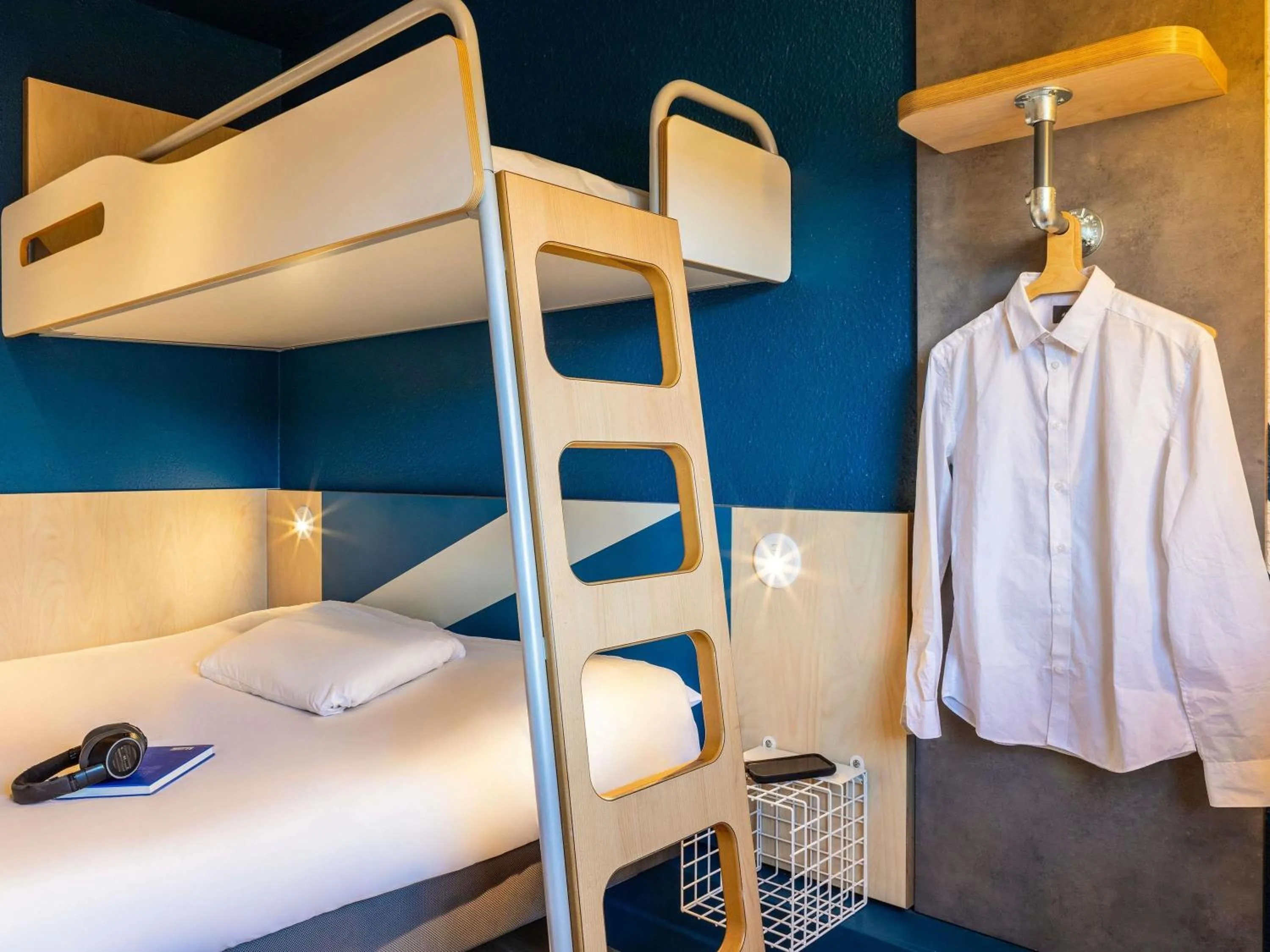 Triple Room with Private Bathroom in Ibis Budget Sucy en Brie