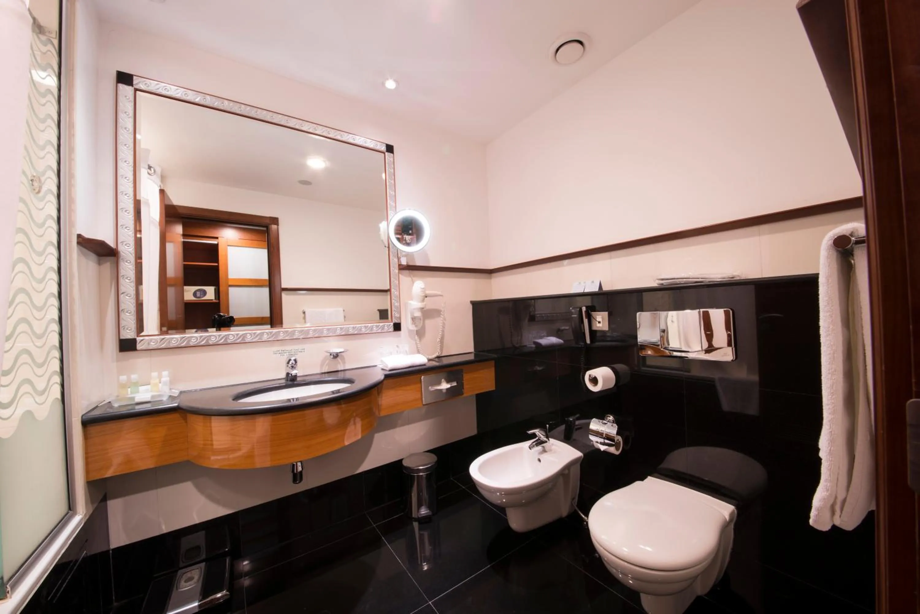 Two-Bedroom Queen Suite with Sea View - Lounge Access in Holiday Inn - Suites Kuwait Salmiya by IHG