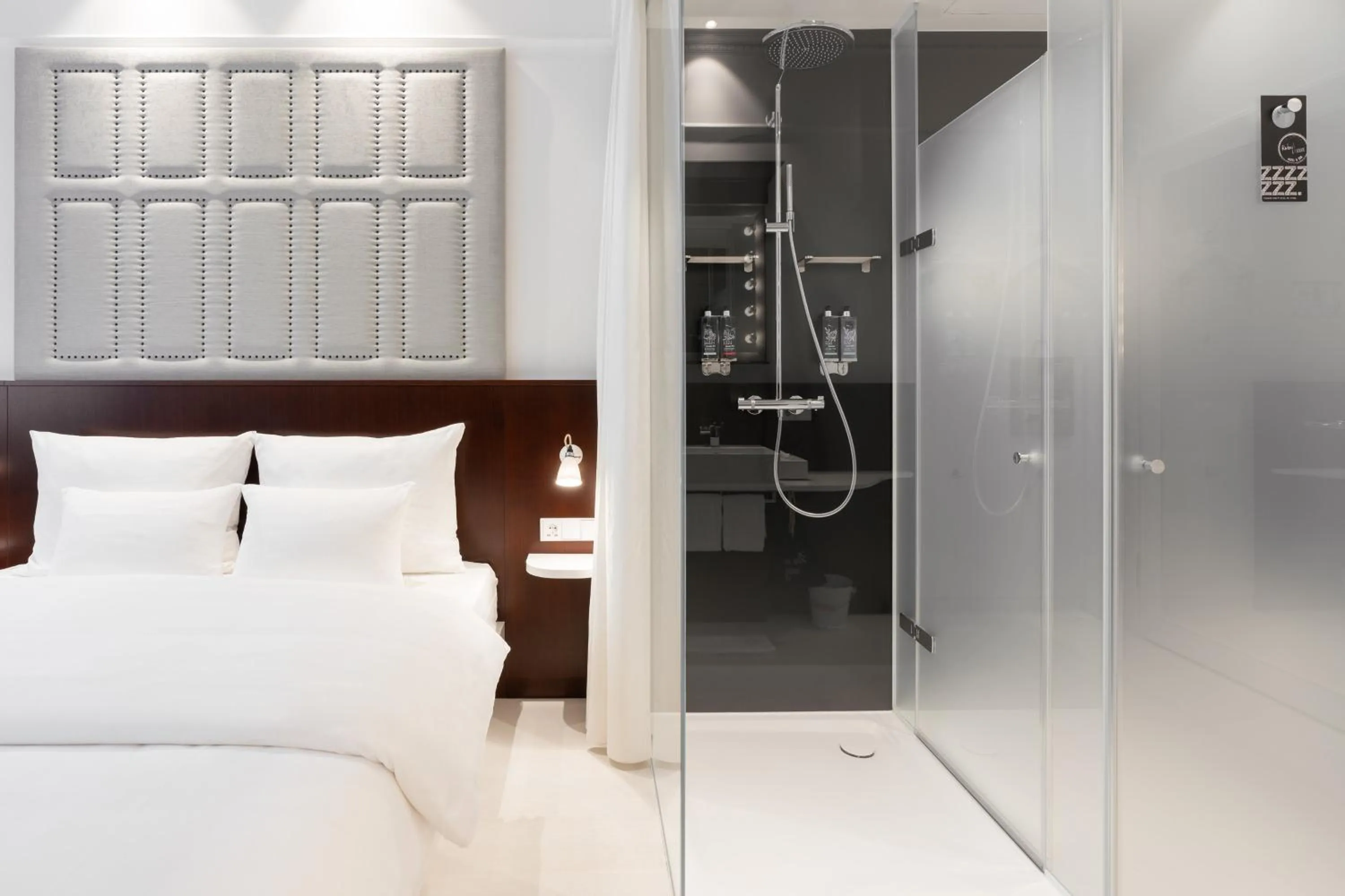 Wow Room in Ruby Louise Hotel Frankfurt