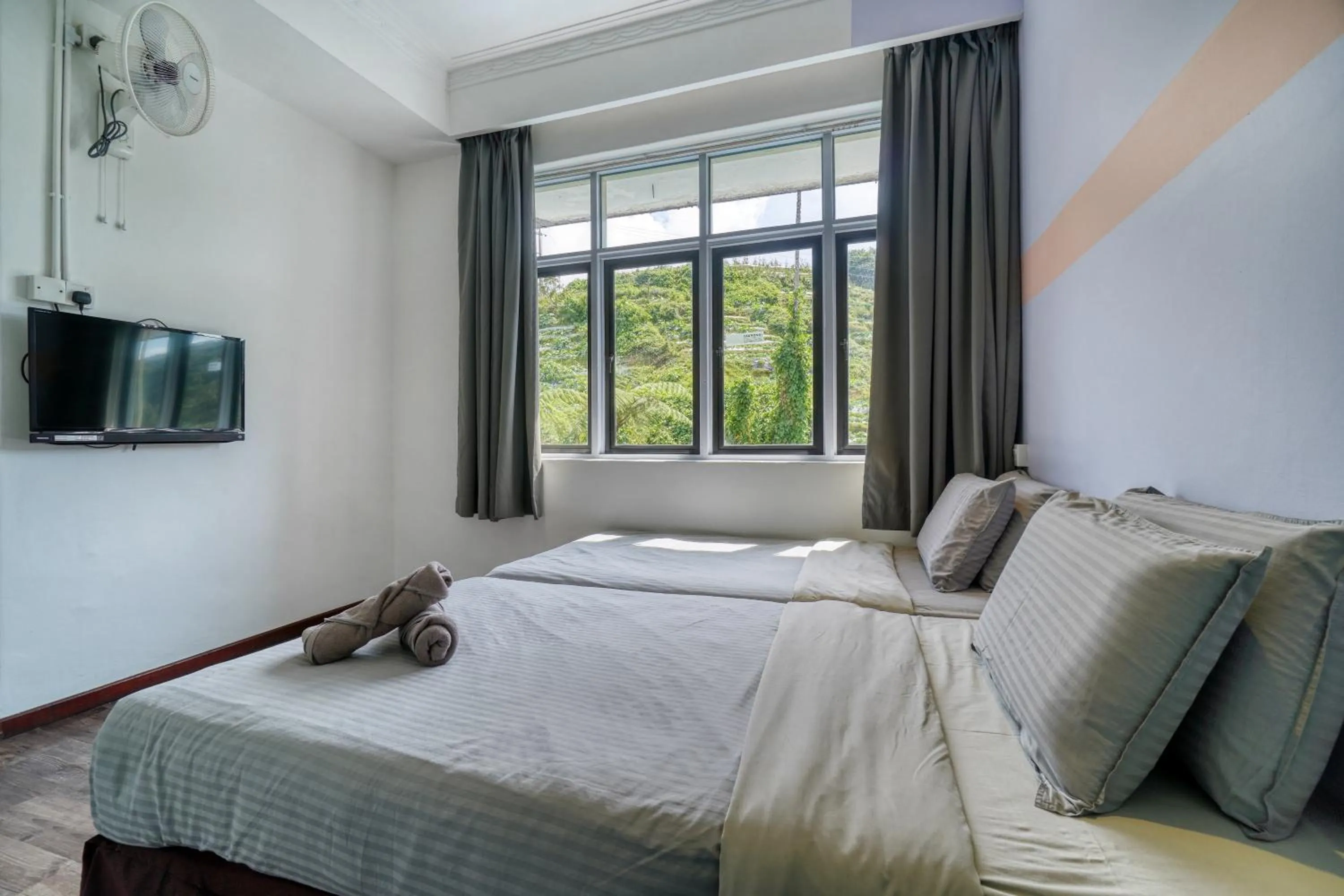 Twin Room in Parkland Express