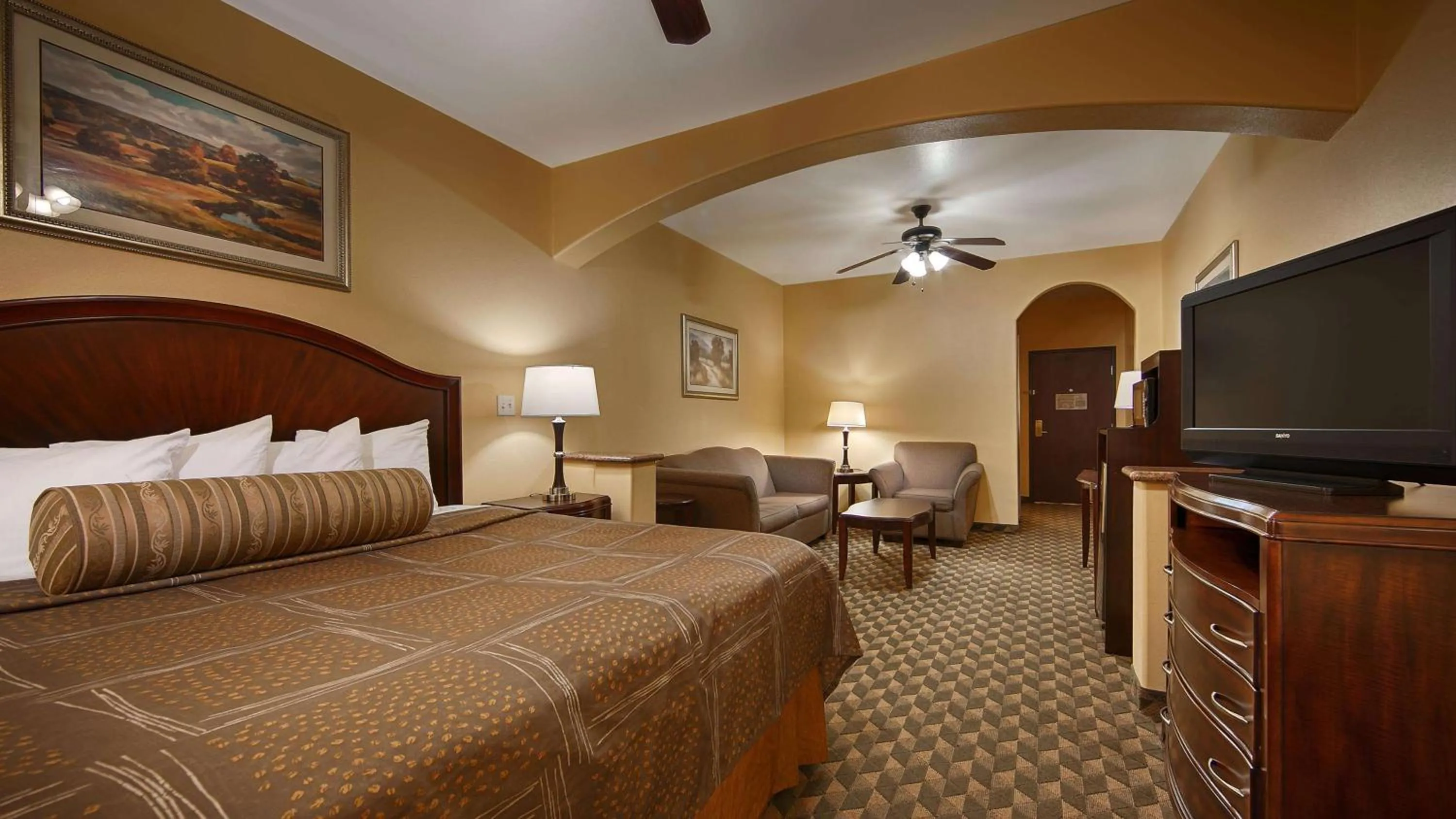 King Suite with Sofa Bed - Non-Smoking in Best Western Plus Manvel Inn & Suites