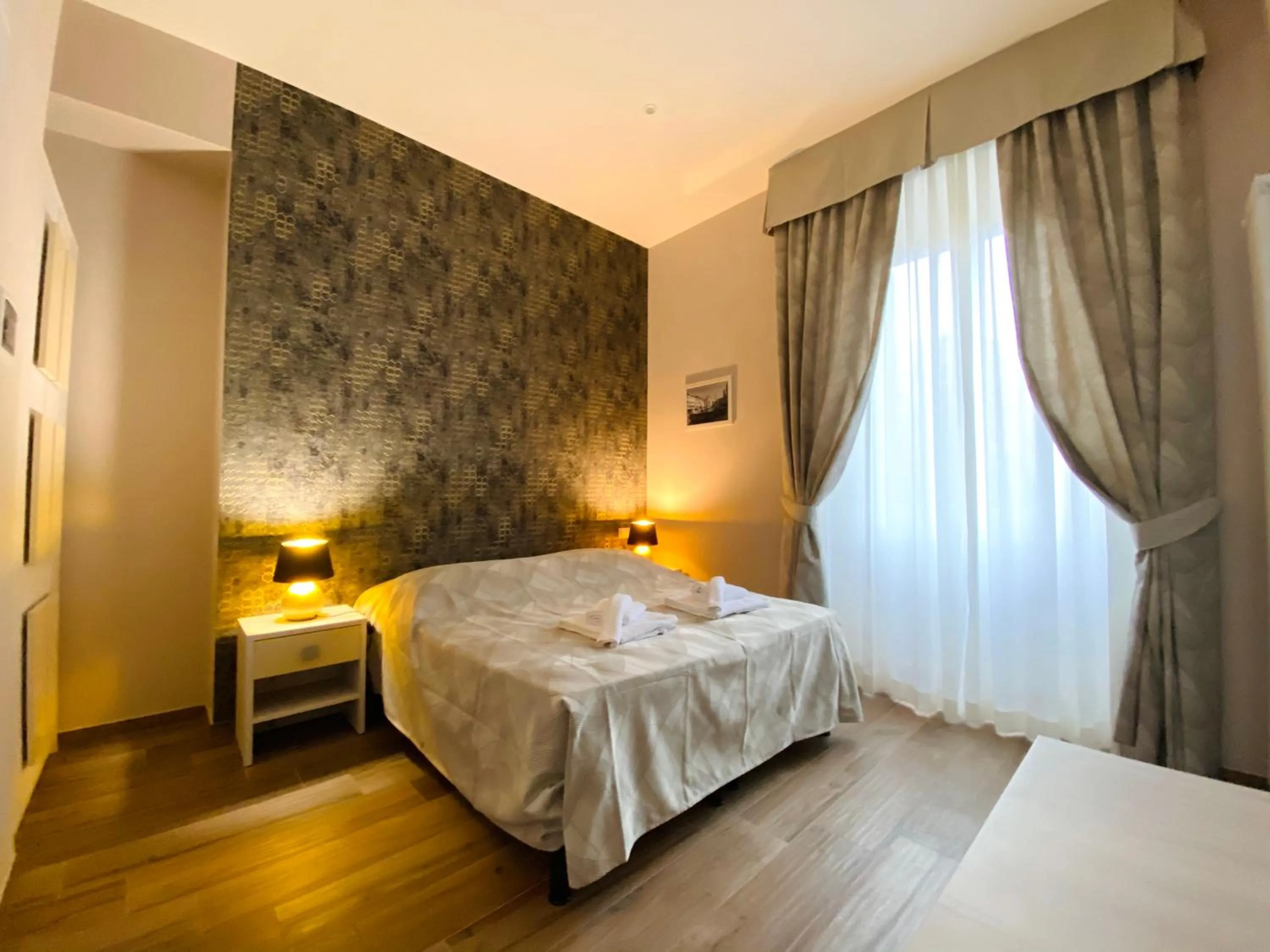 Deluxe Room in Hotelier 51