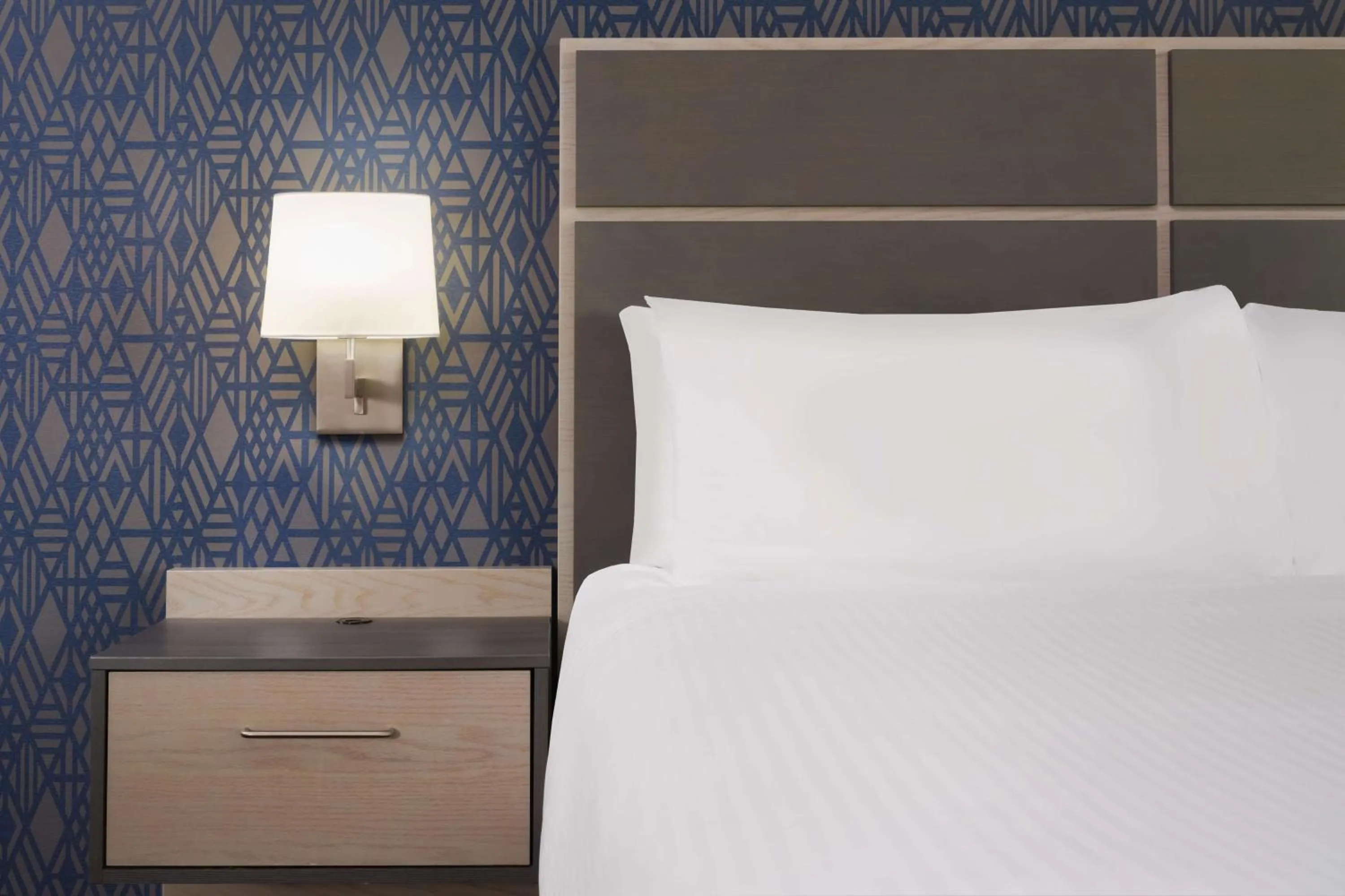 Deluxe Suite with Spa Bath in Best Western Plus Prince George