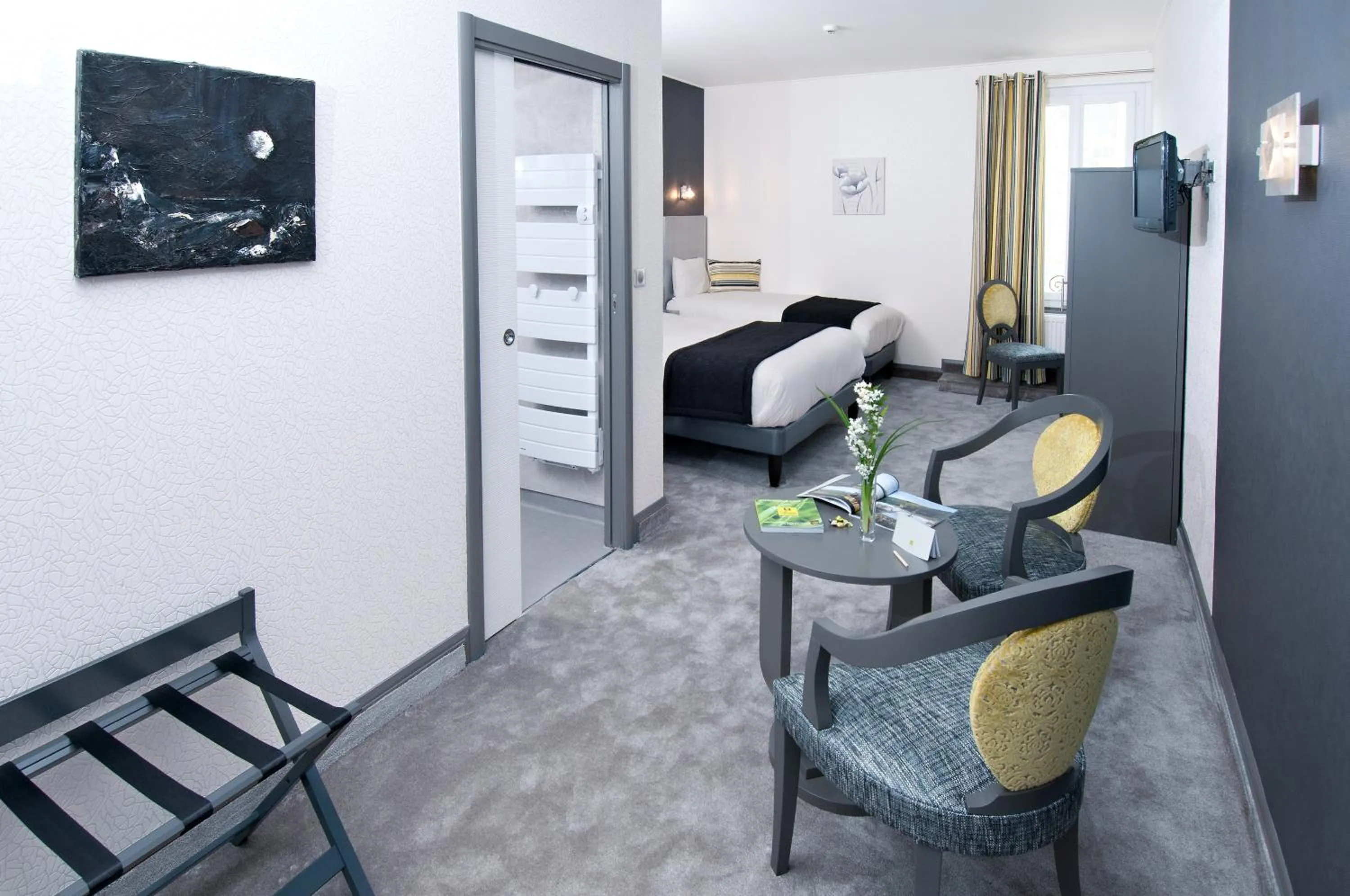 Superior Double Room in Logis Hotel Restaurant Nougier
