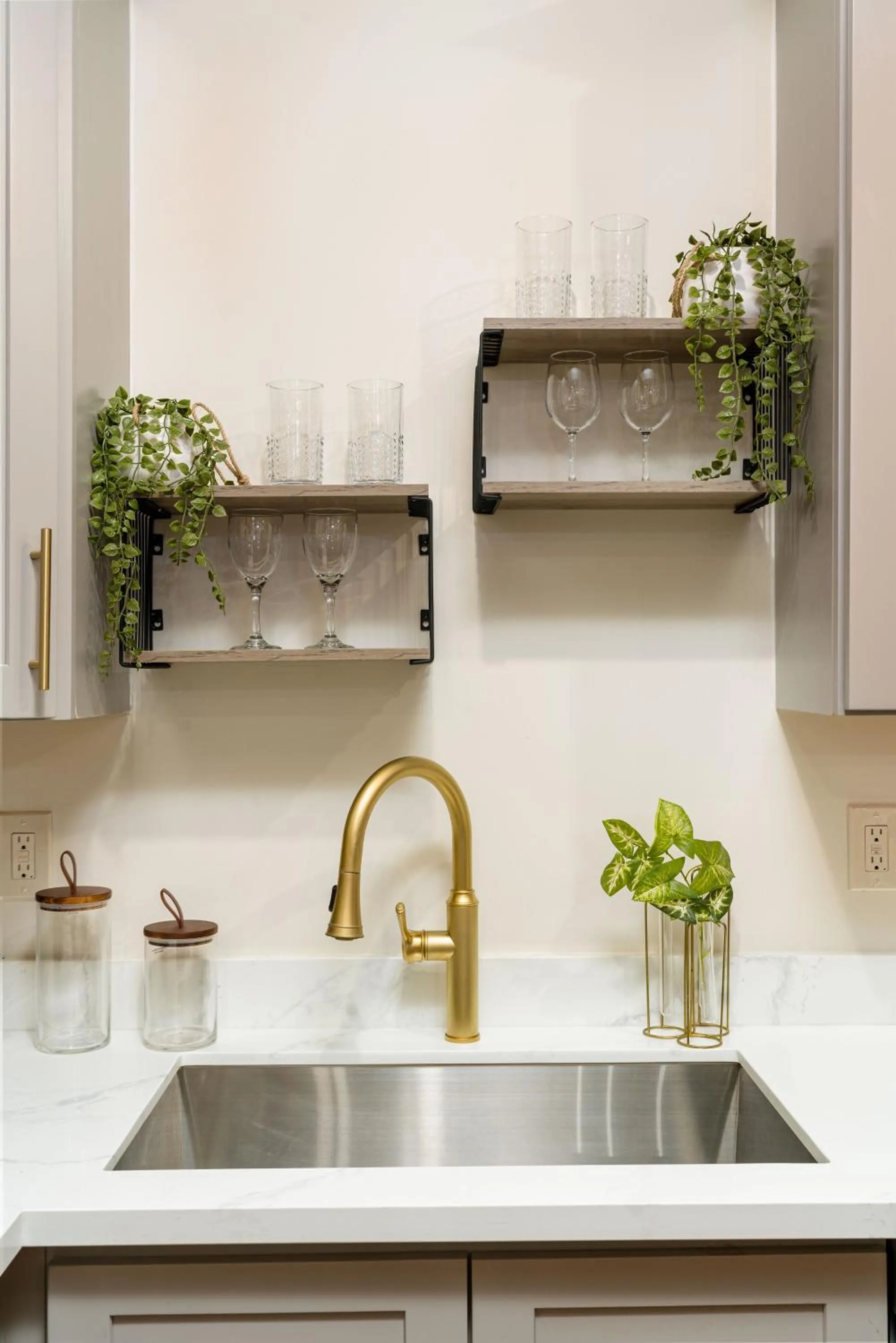 Three-Bedroom Apartment in The Alexandre