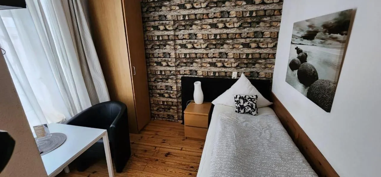 Single Room in Balthasar Neumann Speiserei & Gästehaus - Zentrum Brühl -E-Ladestation, nähe Phantasialand