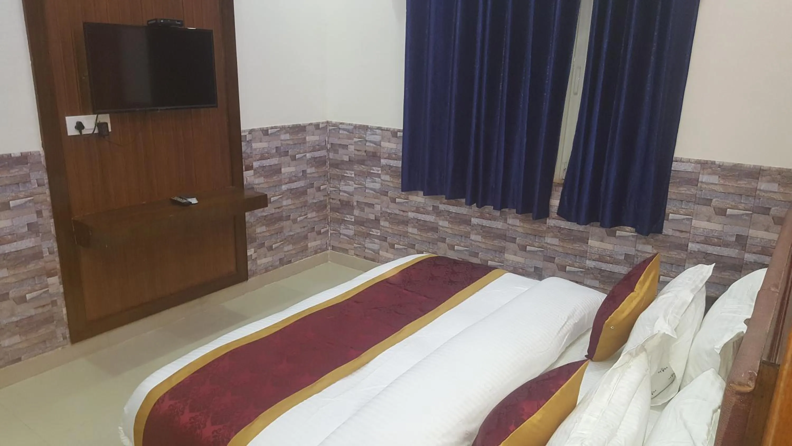 Deluxe Room in HOTEL HILL VIEW